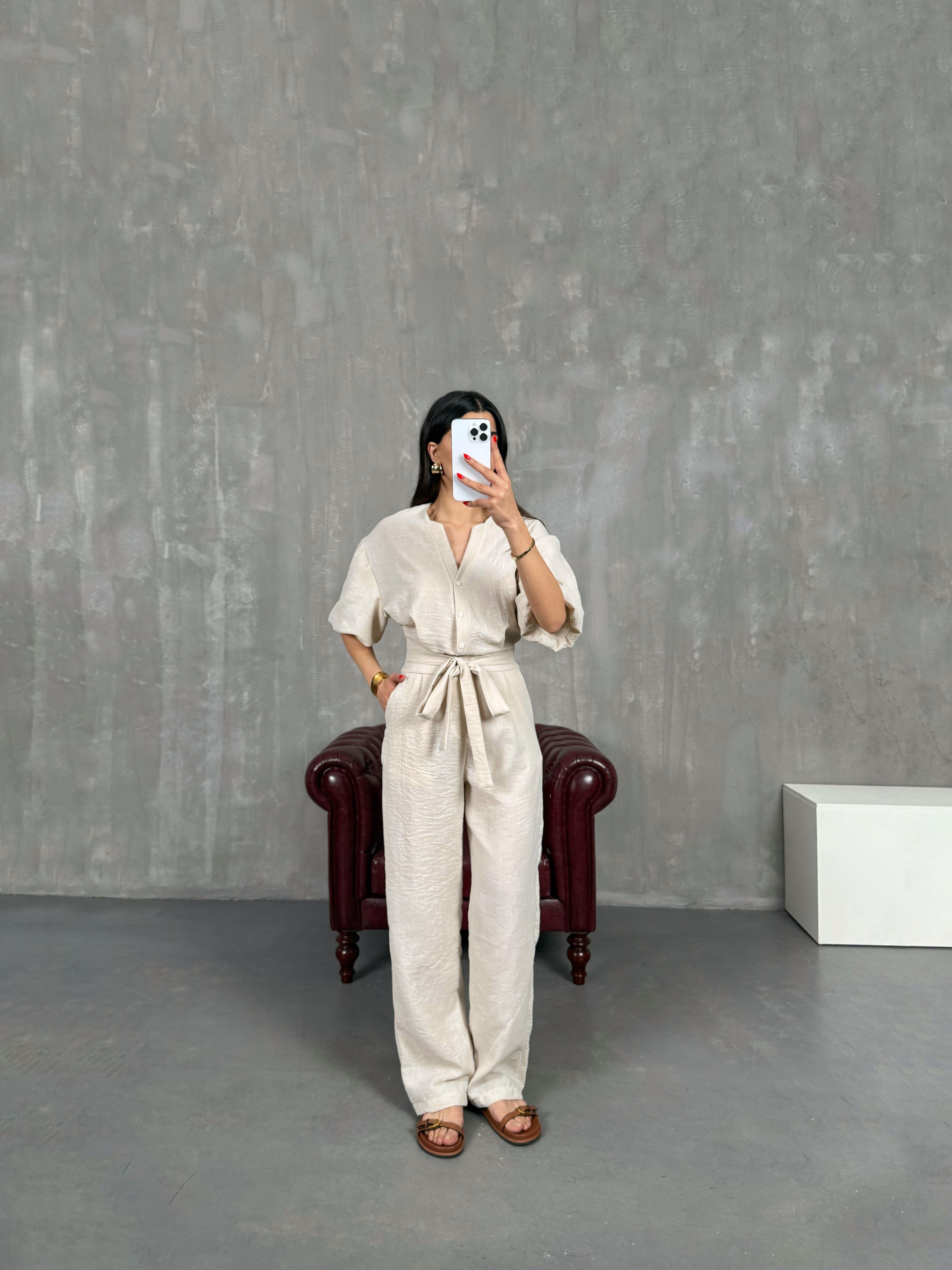 Taş Kuşaklı V Yaka Keten Kısa Balon Kol Tulum Gaus00179GausTULUMGU1001419