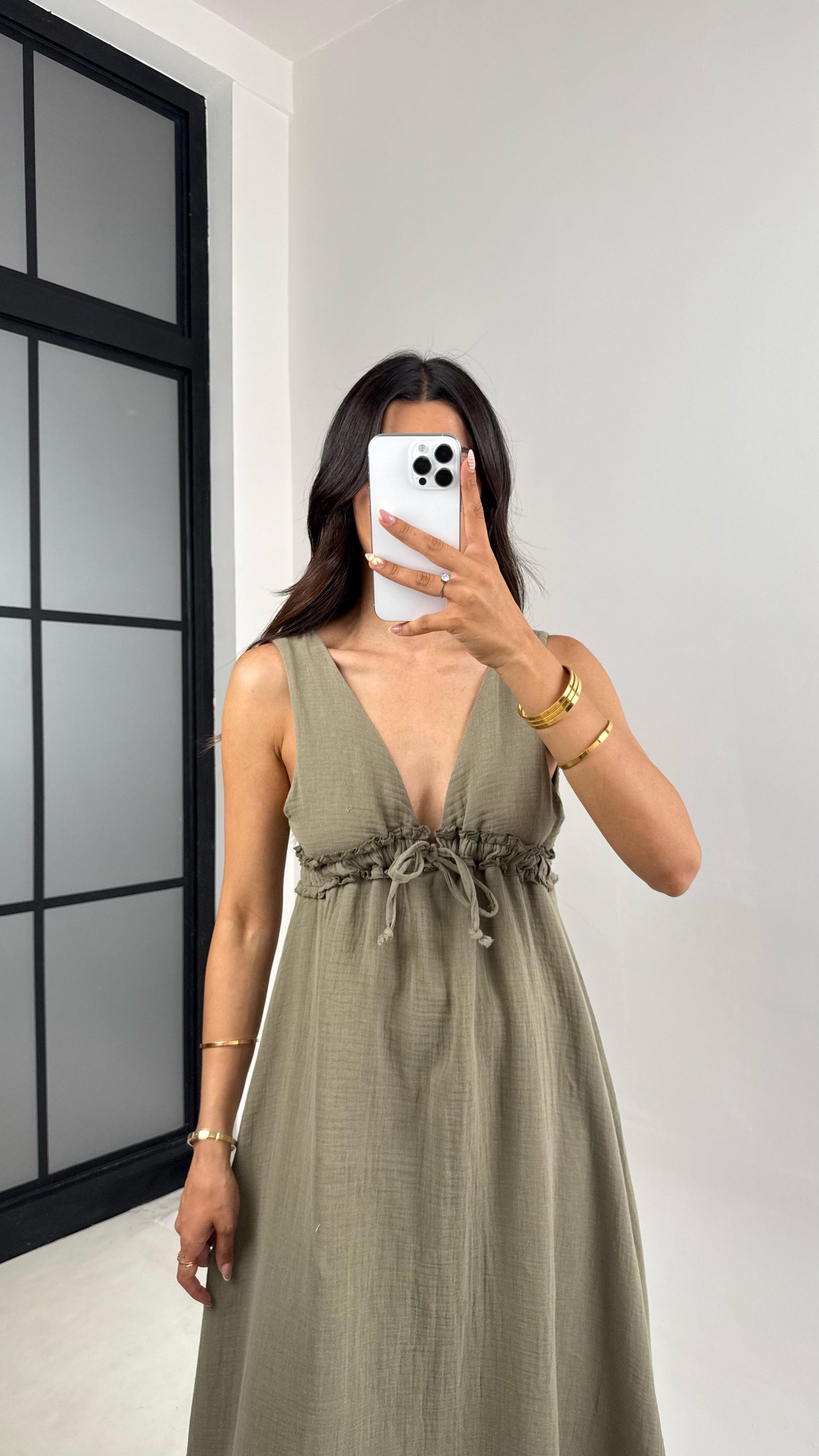 Haki V Yaka Beli Ayarlanabilir Lastikli Astarlı Müslin Elbise Gaus00680GausELBİSEGU1002574