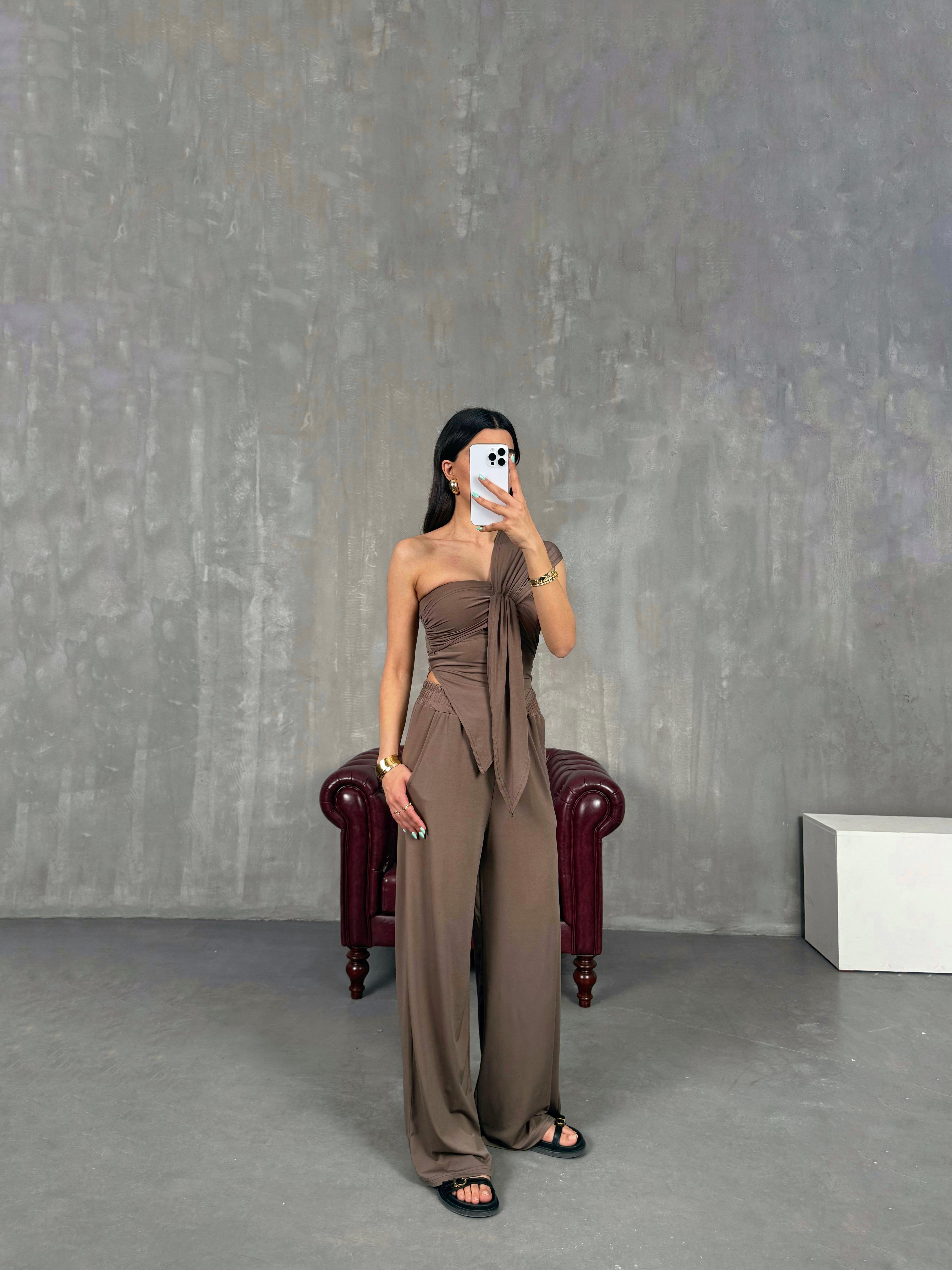 Kahve Asimetrik Kesim Bluz Pantolon Sandy Kumaş Takım Gaus00234GausTAKIMGU1001541