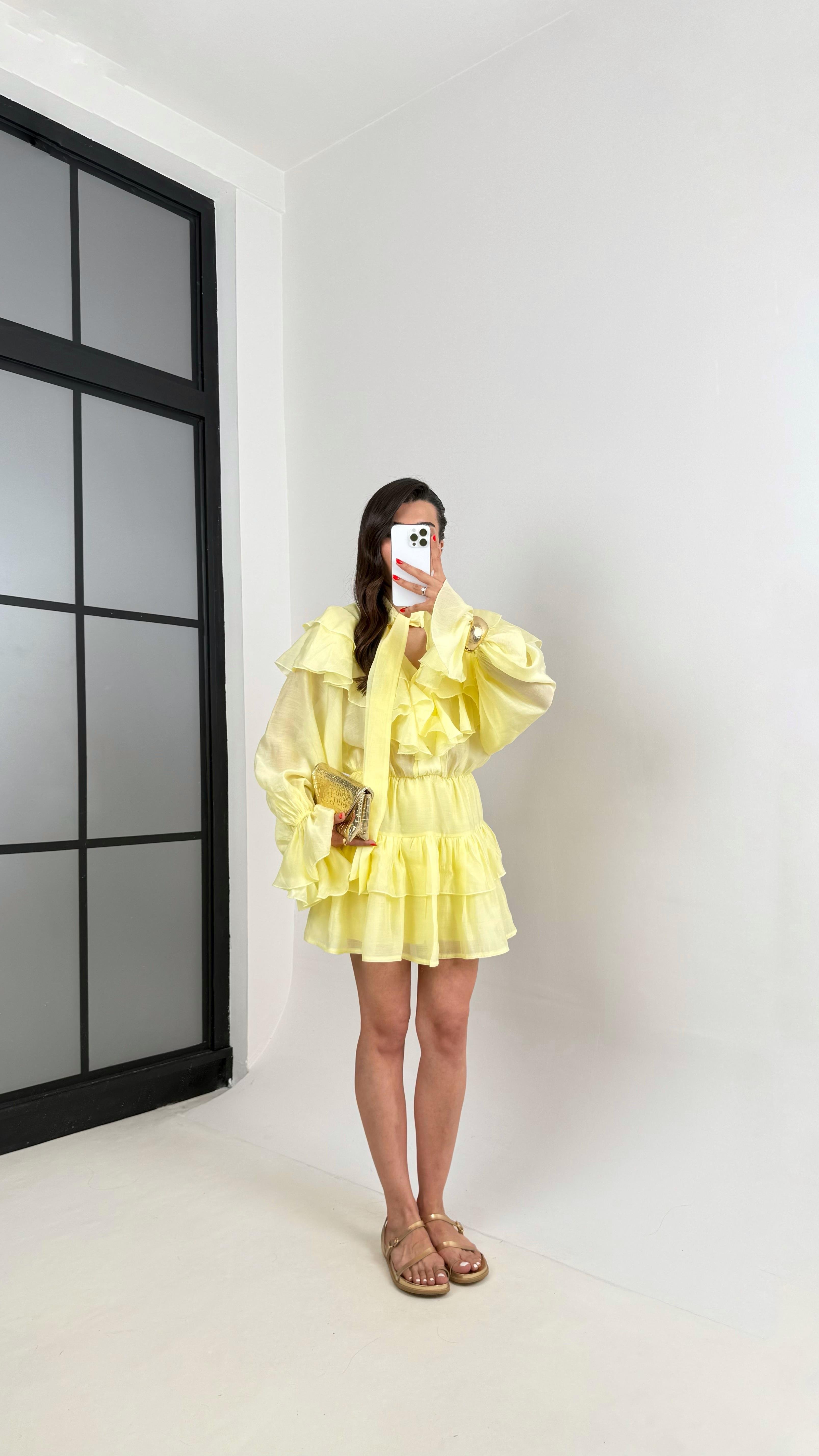 Mimoza Sarı V Yaka Boyundan Bağlamalı Fırfırlı Vual Kumaş Elbise Gaus00419GausELBİSEGU1002065