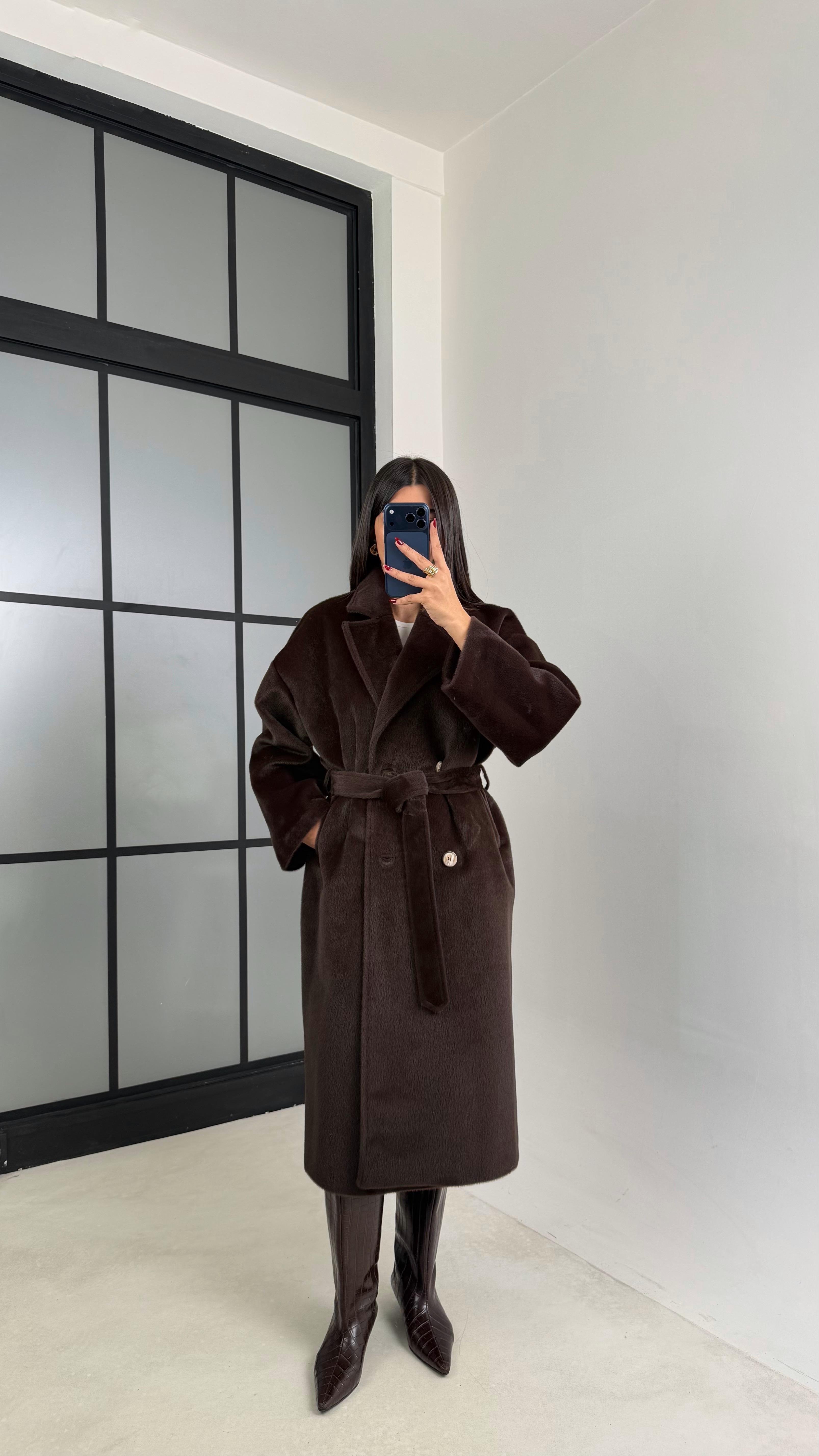 Kahve Astarlı Kuşaklı Premium Peluş Kaban GAUS-00565GAUS المعاطف GAUS-00565