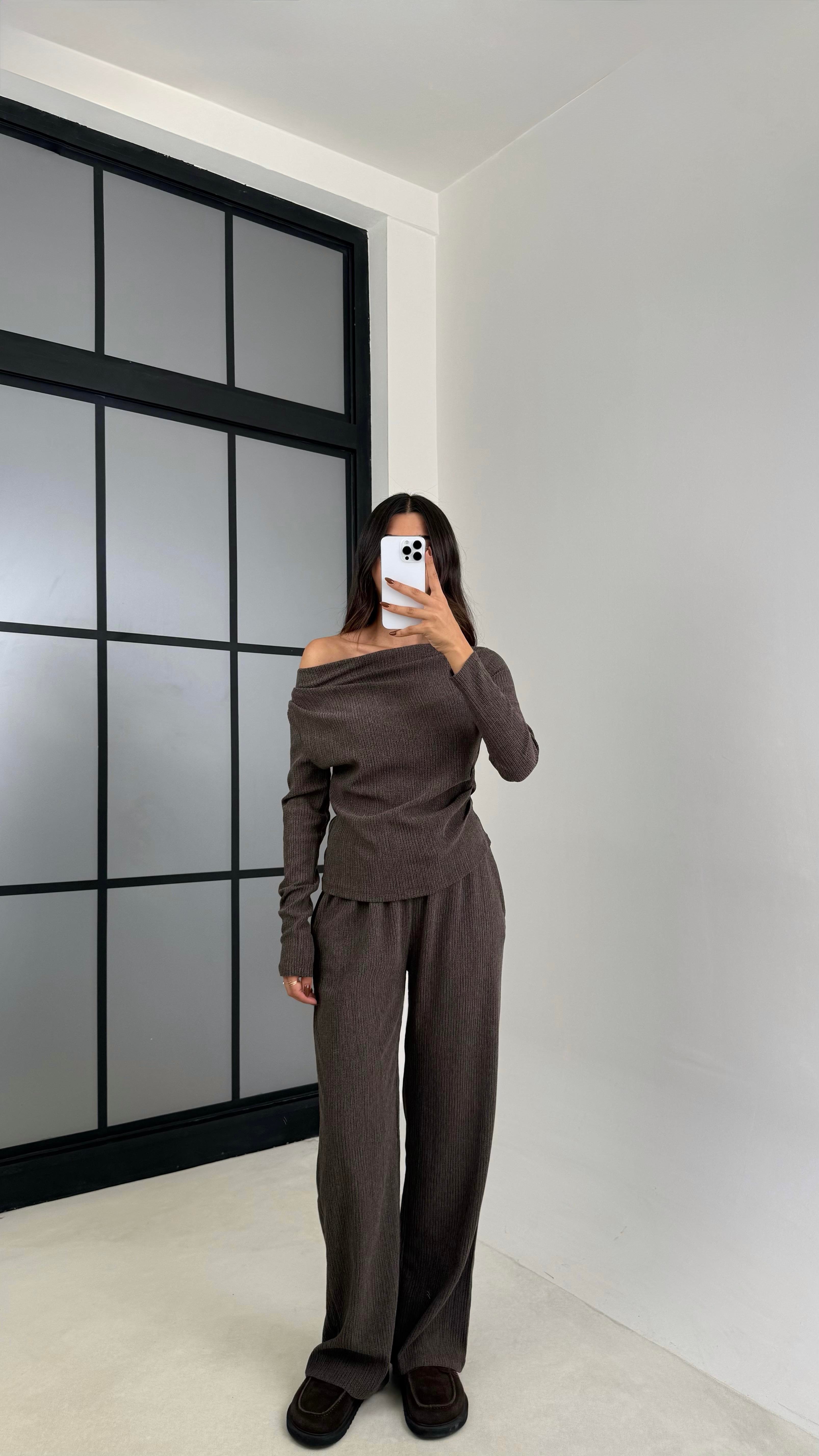 Vizon Asimetrik Yaka Bluz Beli Lastikli Pantolon İkili Gofre Kumaş Takım GAUS-00170GAUSTAKIMGAUS-00170