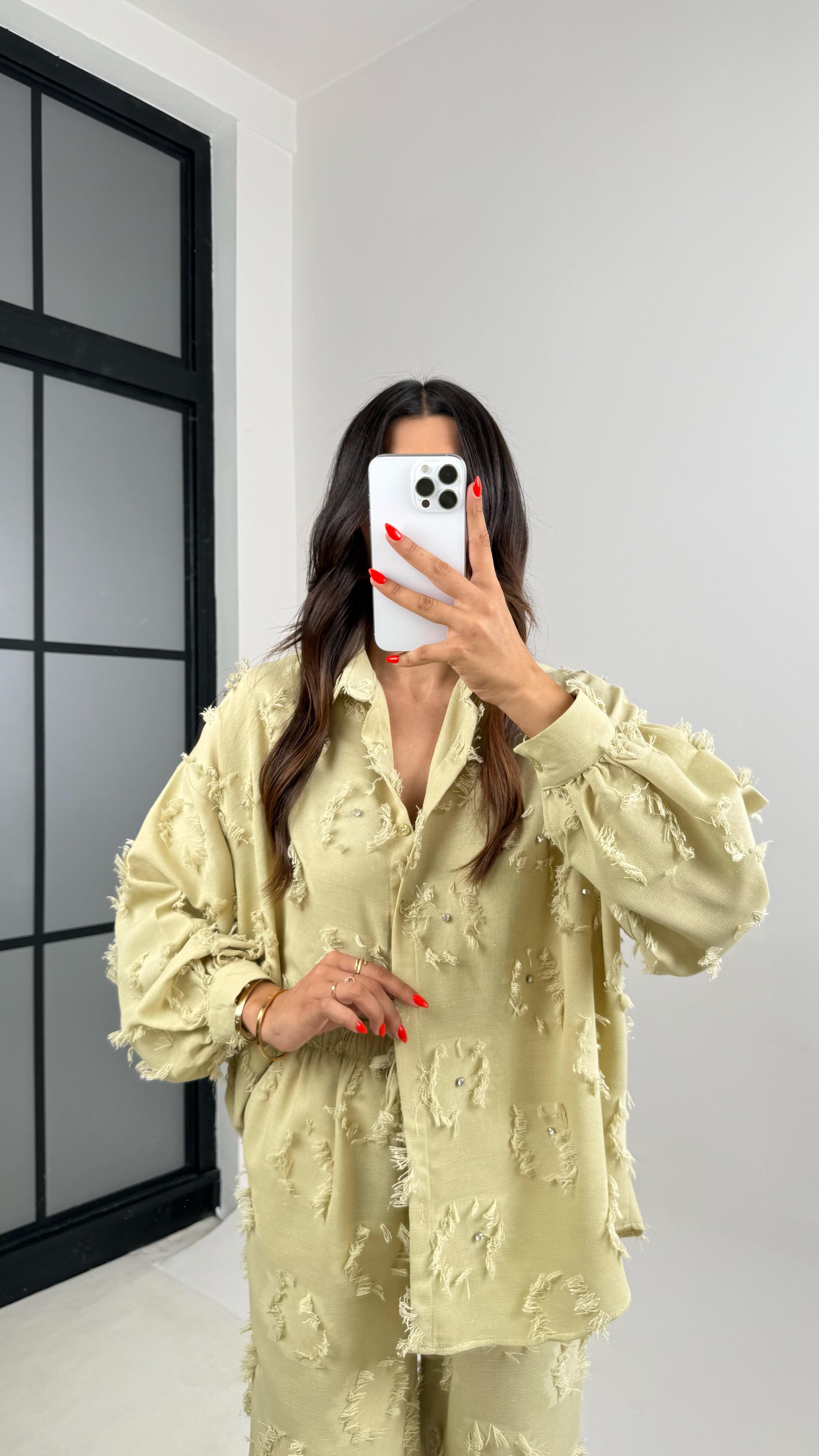 Yeşil Püskülü Taşl Detaylı Gömlek Beli Lastikli Pantolon Tasarım Takım GAUS-004GAUSTAKIMGAUS-004