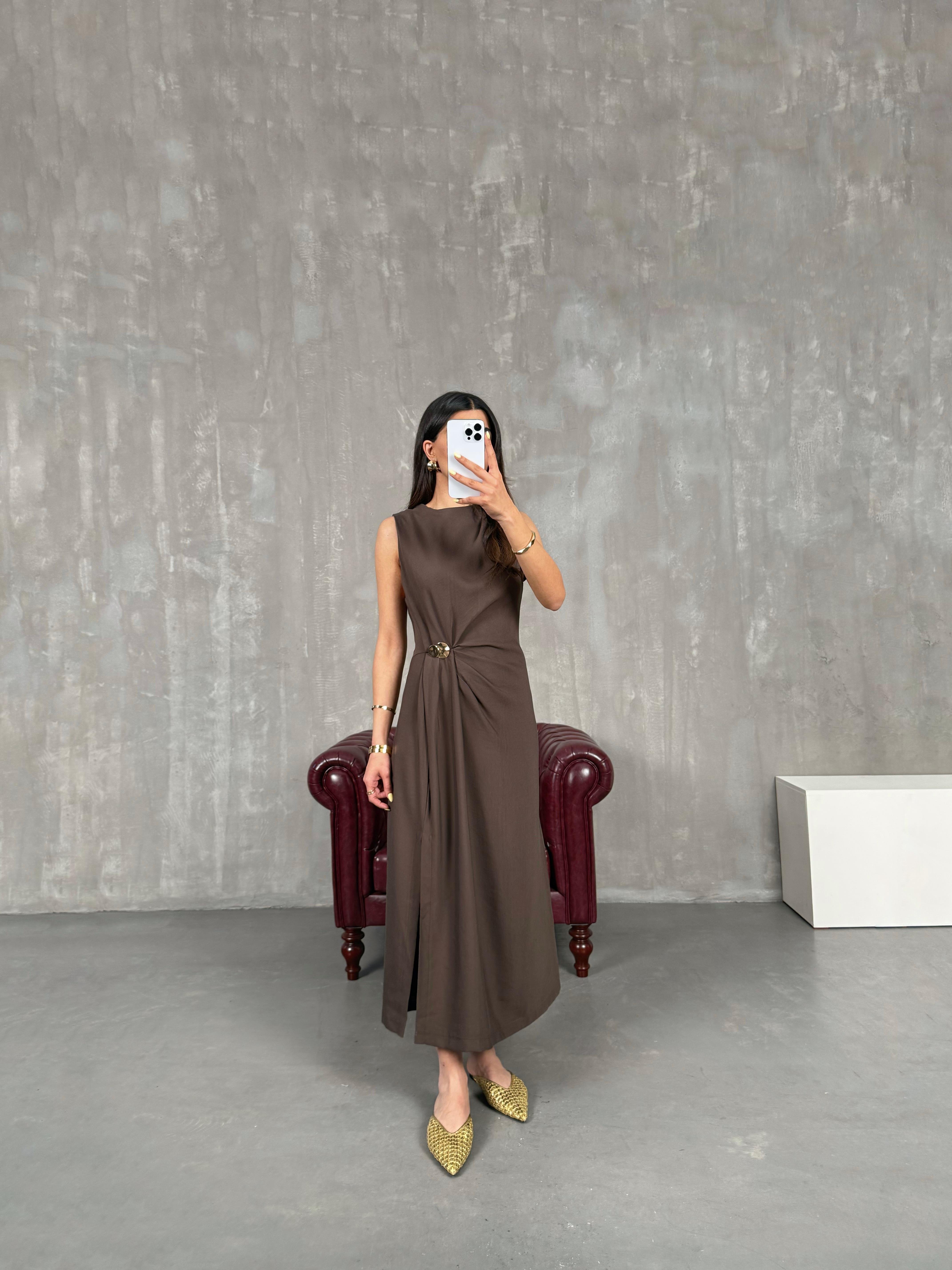 Kahve Sıfır Kol Gold Detaylı Yırtmaçlı Elbise Gaus00141GausELBİSEGU1001324