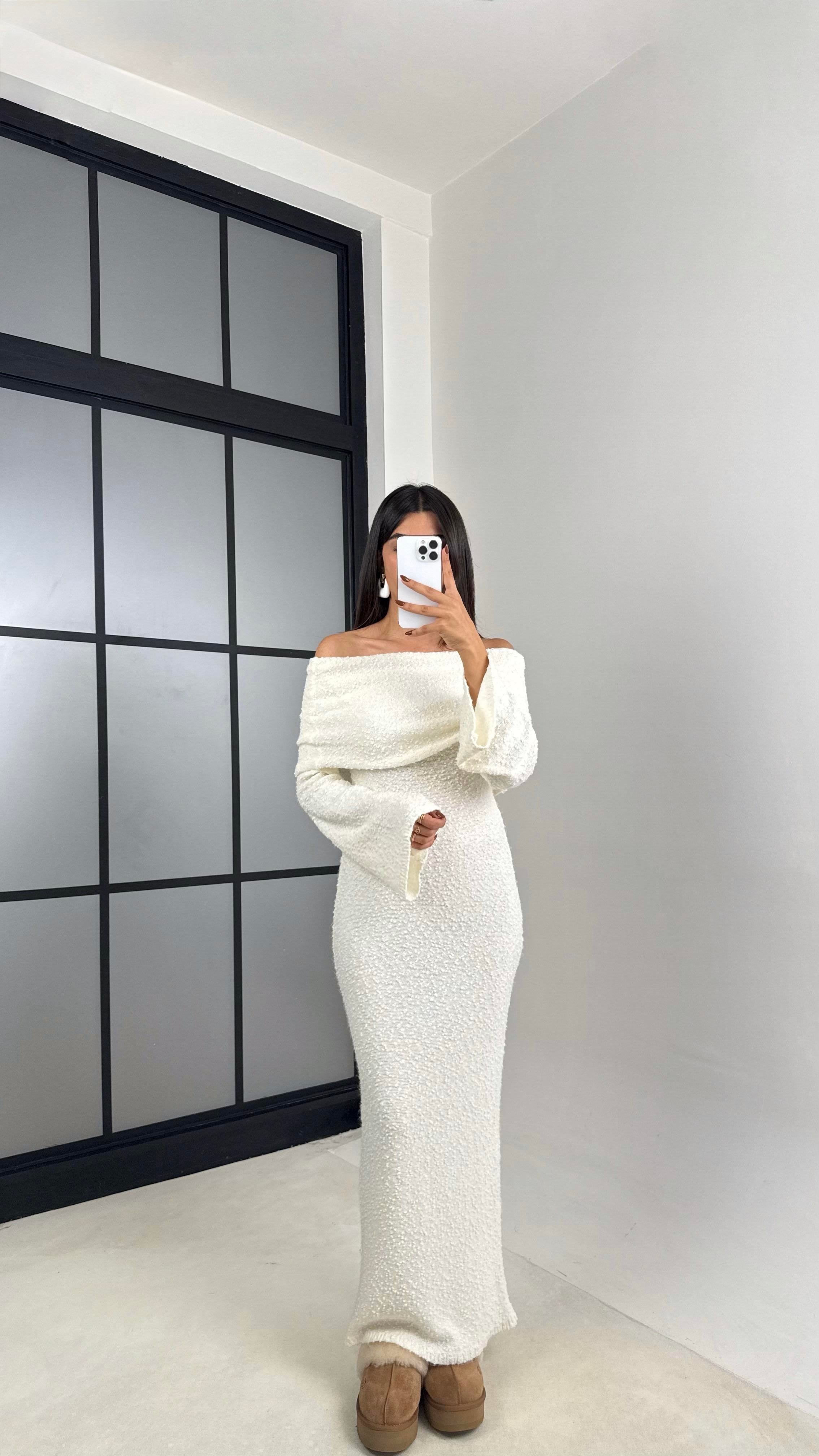 Ekru Madonna Yaka Tasarım Uzun Triko Elbise GAUS-00126GAUSELBİSEGAUS-00126