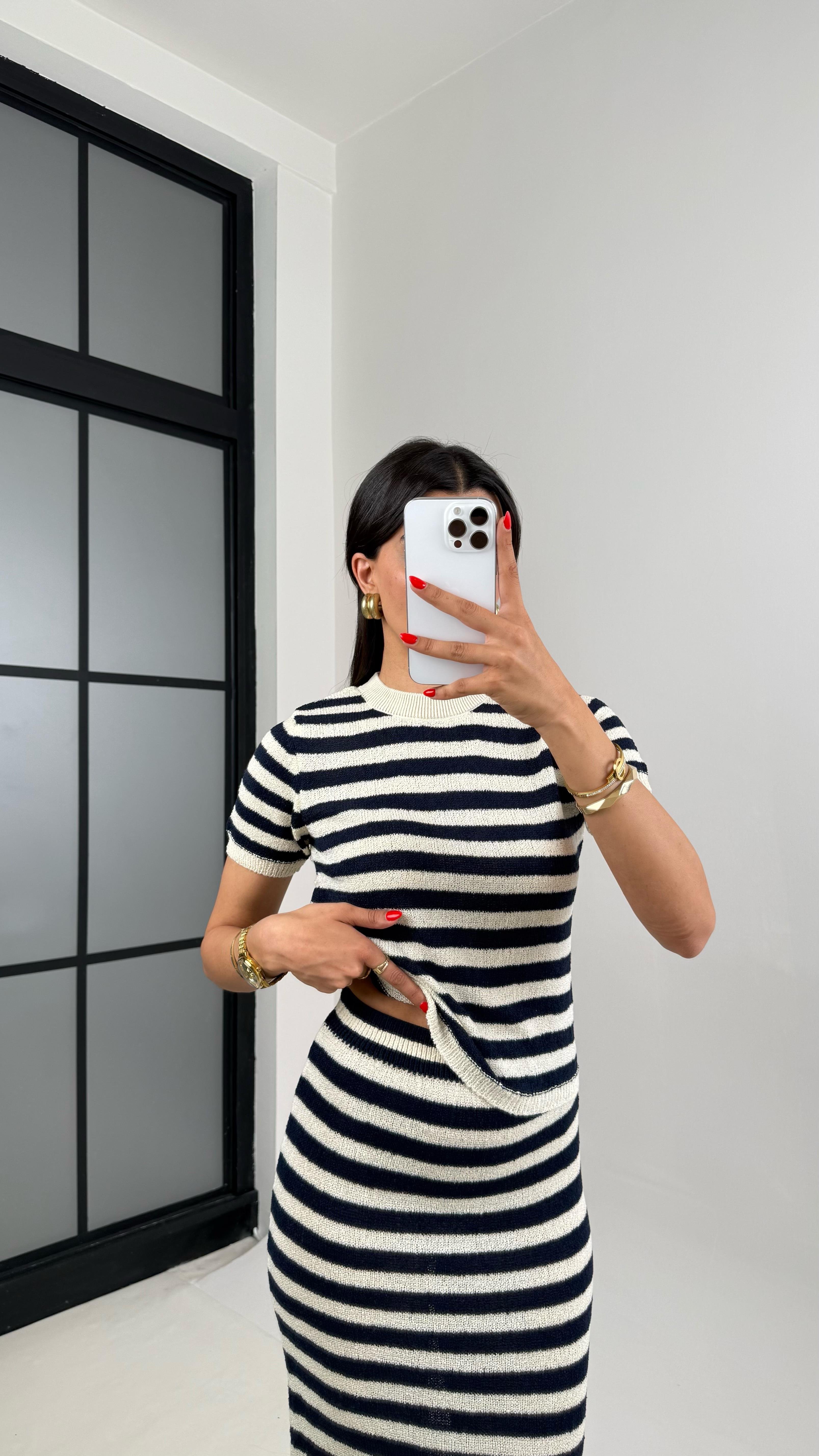 Lacivert Beyaz Şeritli Bluz Yırtmaçlı Etek Triko Takım Gaus00488GausTAKIMGU1002145