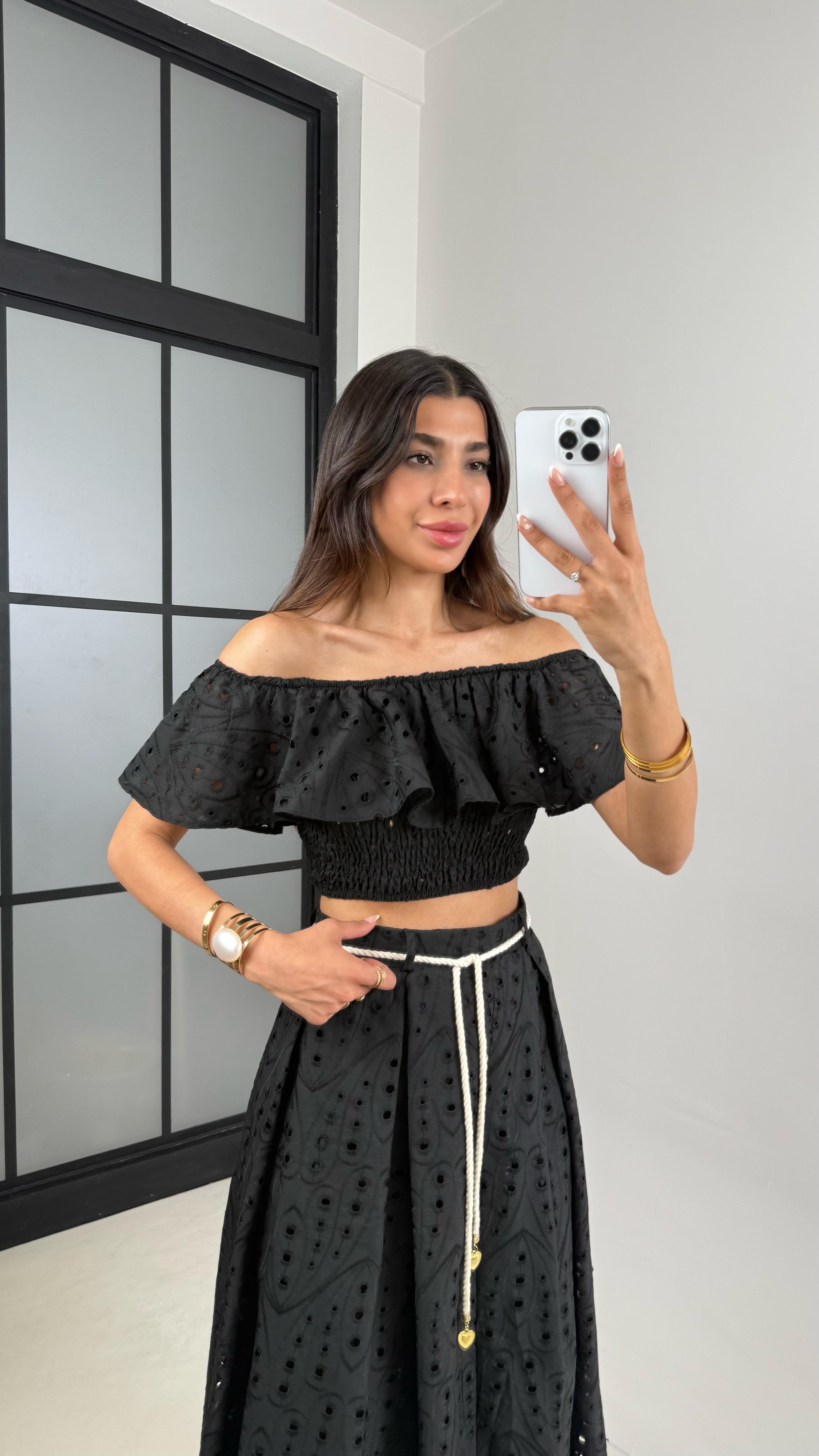 Siyah Madonna Yaka Beli Lastikli Bluz Kuşaklı Etek İkili Fistolu Takım Gaus00633GausTAKIMGU1002476