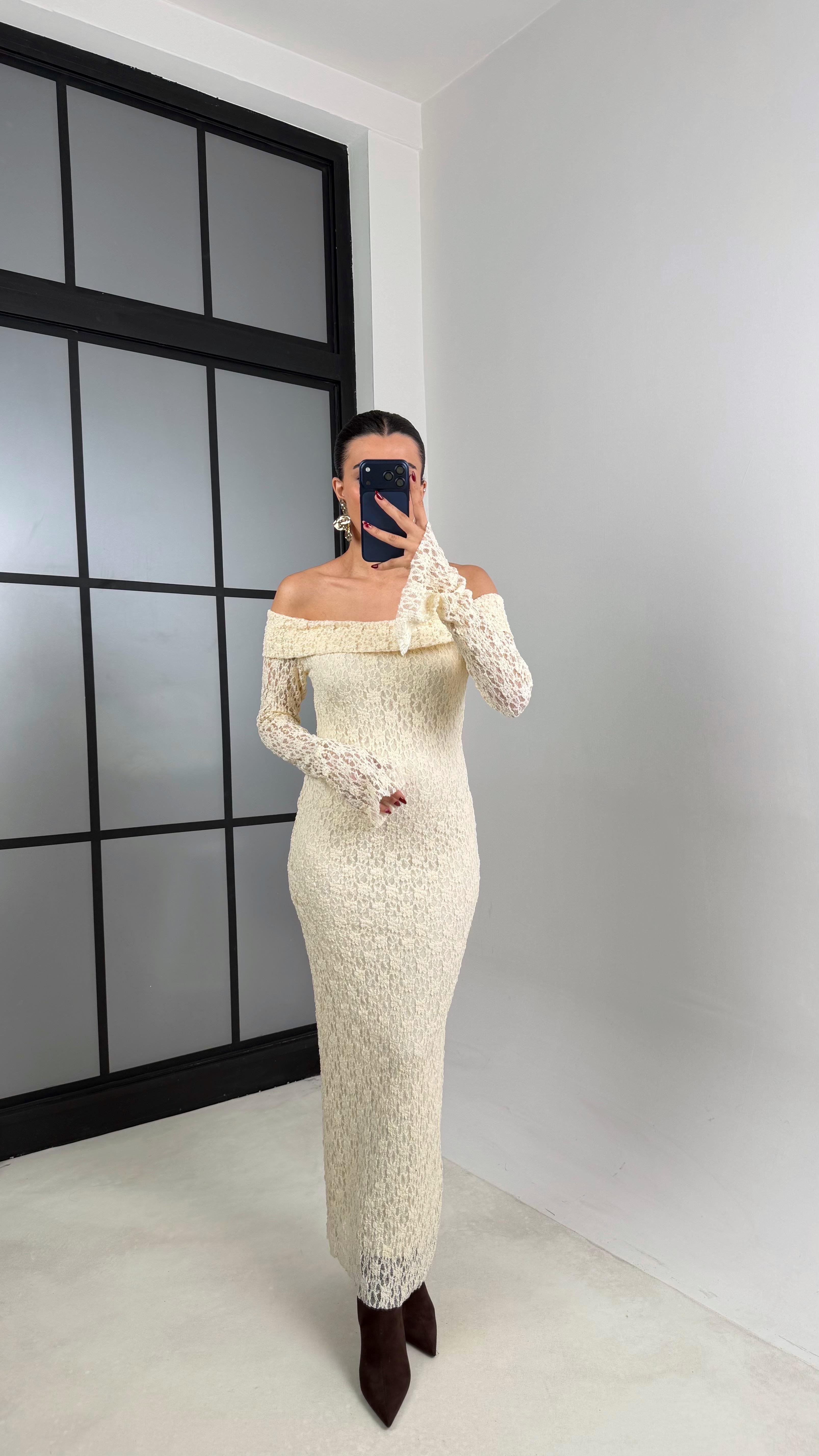 Krem Madonna Yaka Dantelli Astarlı Elbise GAUS-00664GAUSELBİSEGAUS-00664