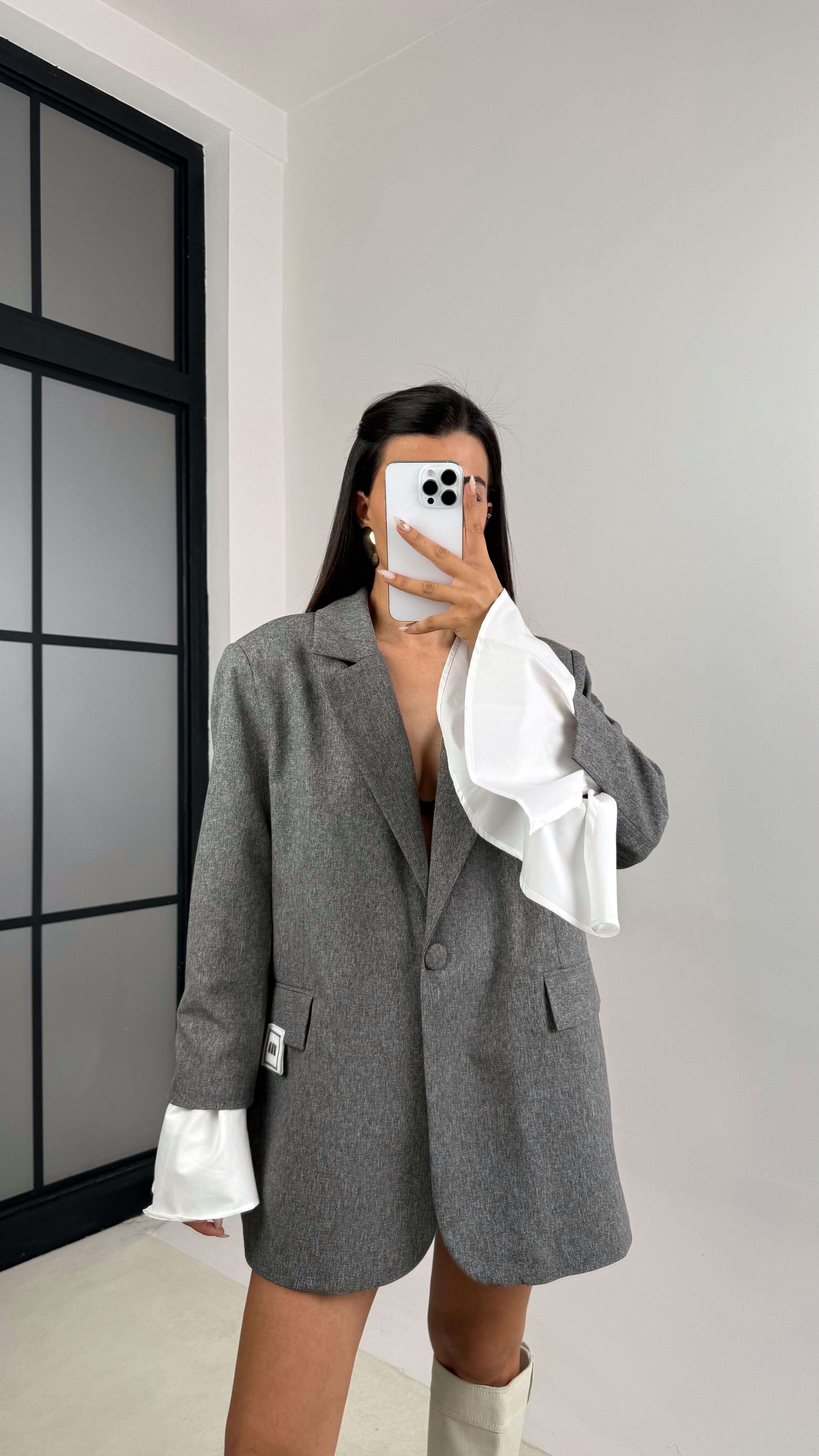 Gri Kol Detaylı Detaylı Astarlı Vatkalı Tasarım Ceket GAUS-00106GAUS السترات  GAUS-00106