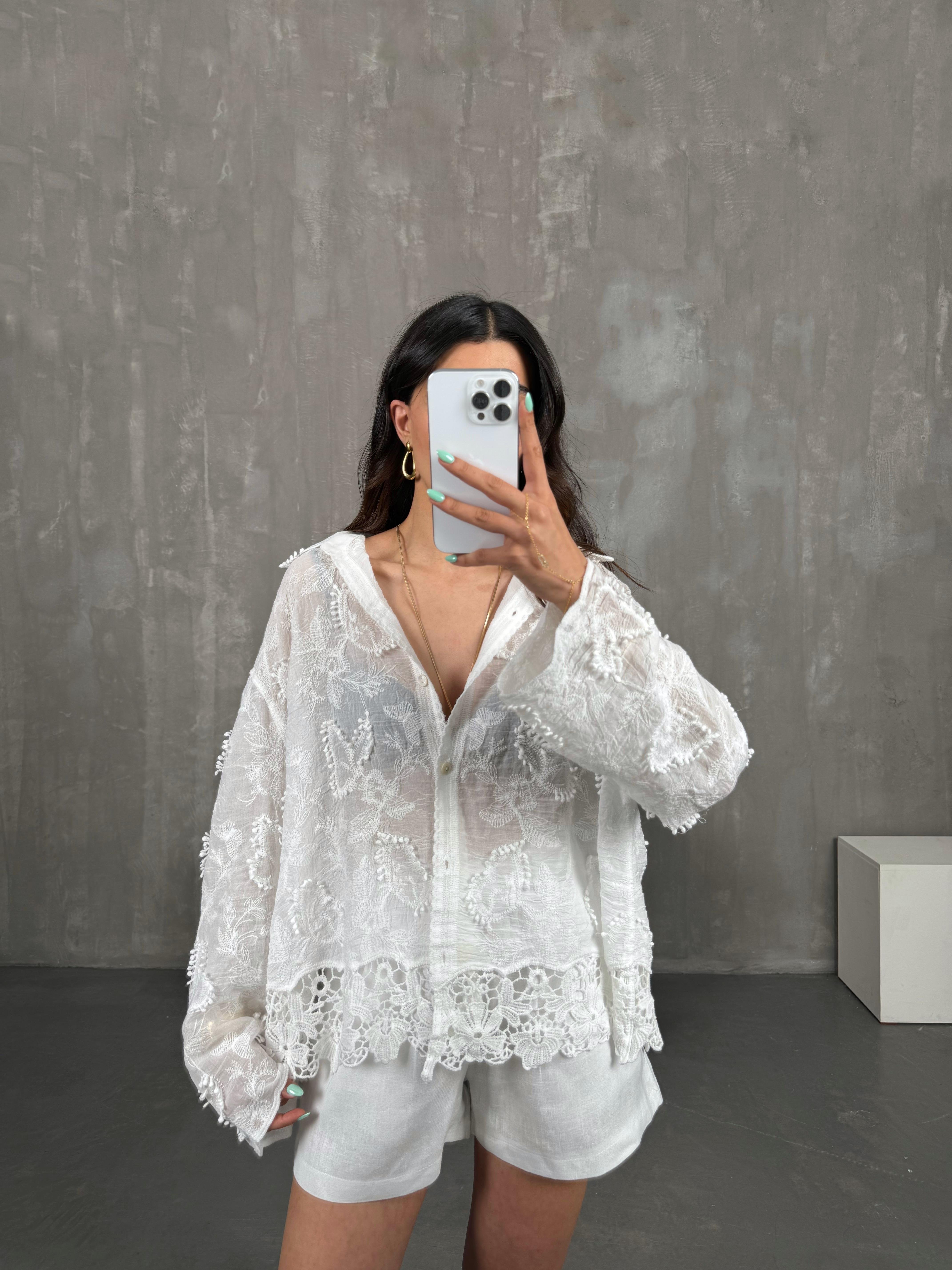 Beyaz Dantel İşlemeli Premium Gömlek Gaus00229GausGÖMLEKGU1001529