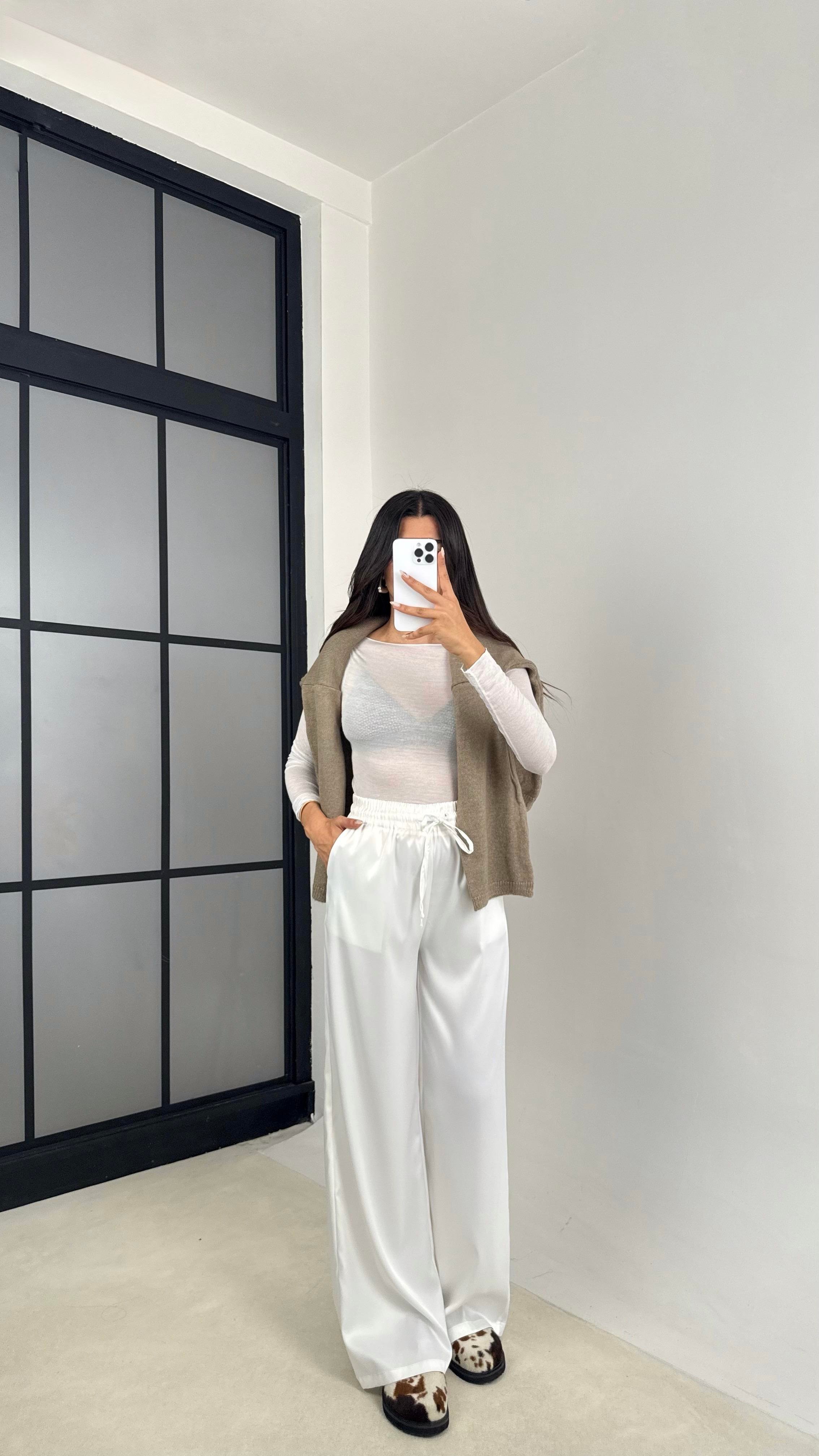 Beyaz Beli Lastikli Cepli Saten Pantolon GAUS-0090GAUSPANTOLONGAUS-0090