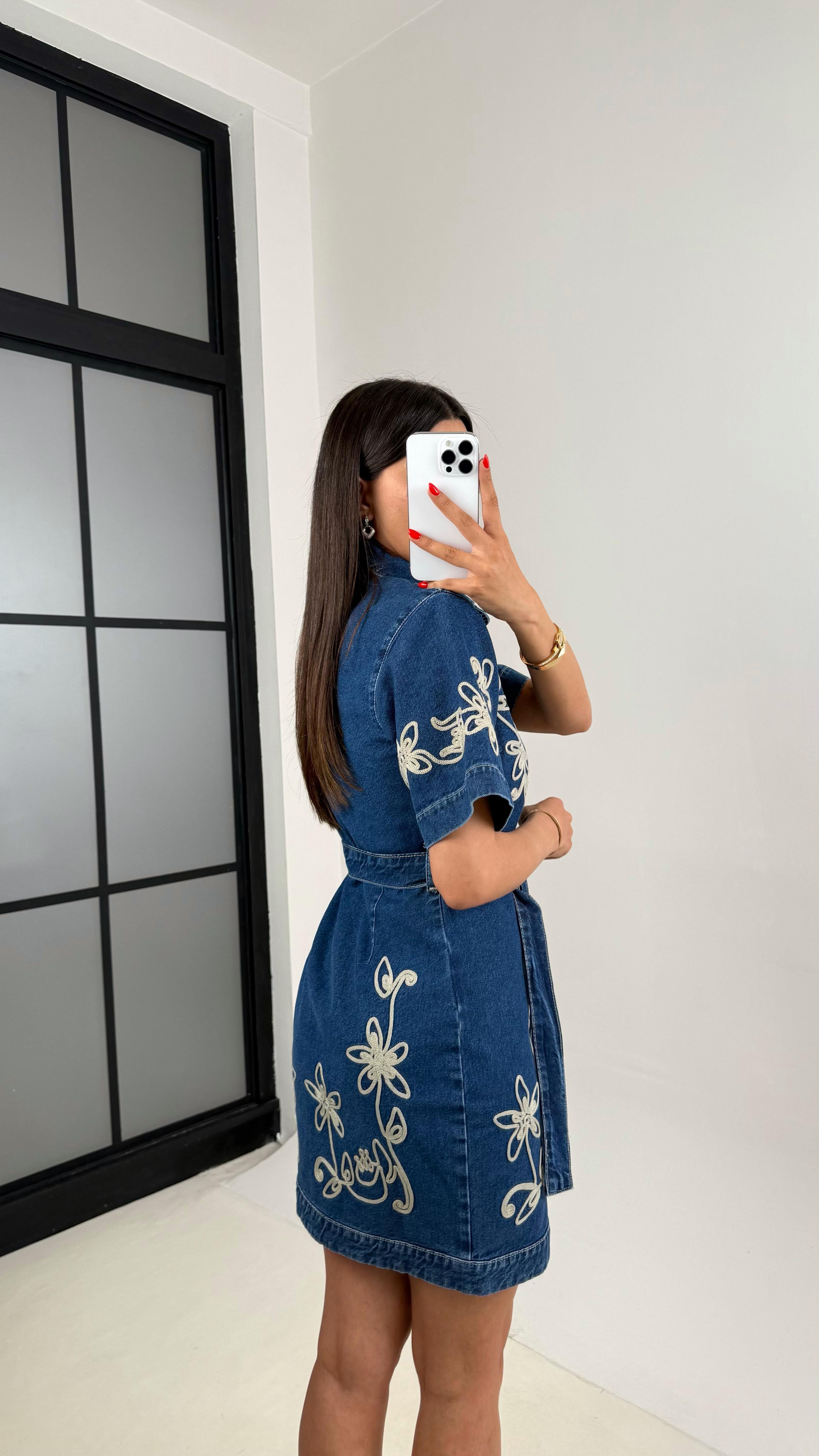 Lacivert Nakışlı Kuşaklı Tasarım Denim Elbise Gaus00470GausELBİSEGU1002101