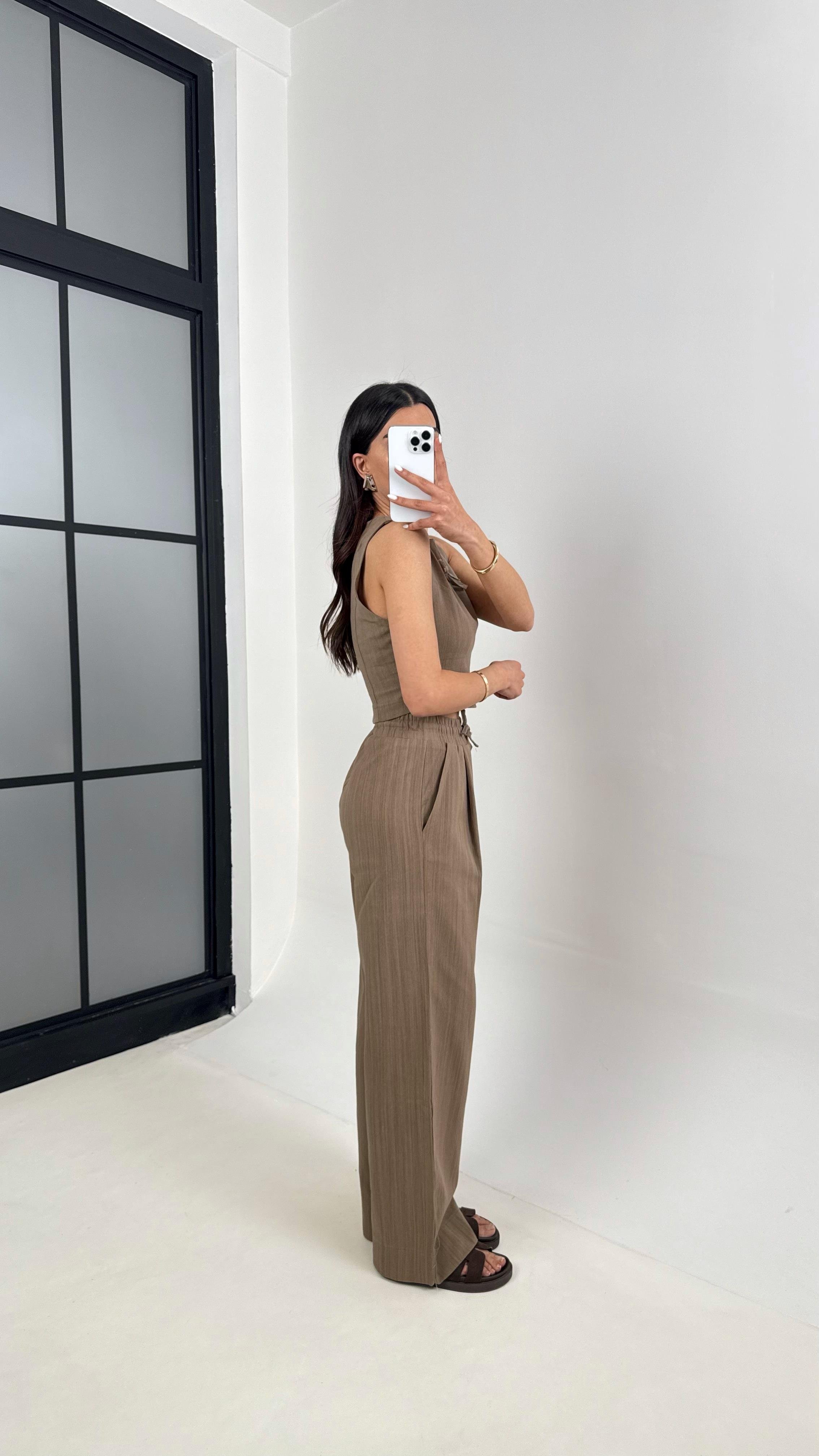 Kahve Yaka Bağlama Detaylı Üst Beli Lastikli Cepli Pantolon ZR Muadil Keten Takım Gaus00398GausTAKIMGU1001934