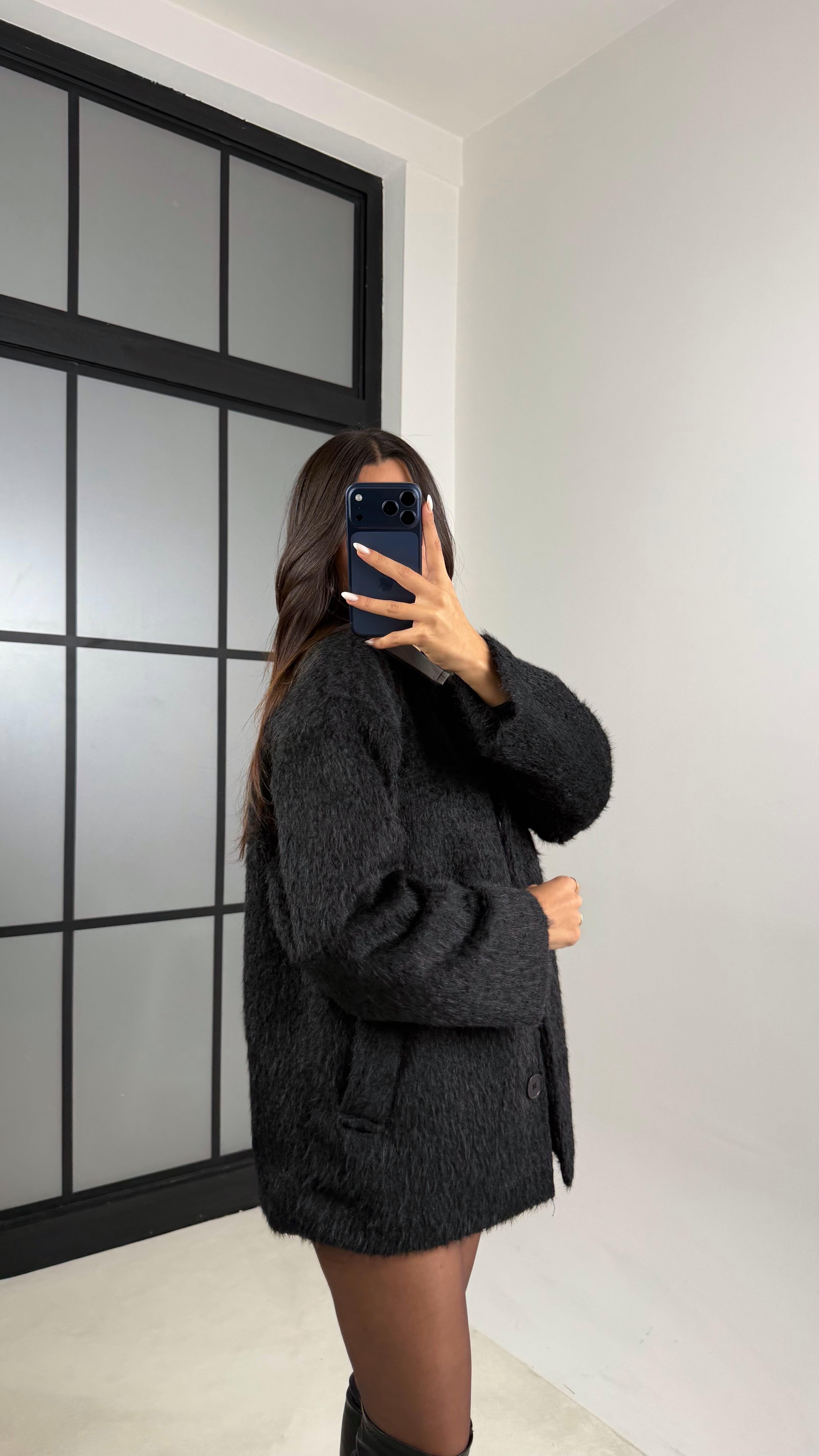 Siyah Deri Yaka Detaylı Astarlı Peluş Ceket GAUS-00595GAUS السترات  GAUS-00595