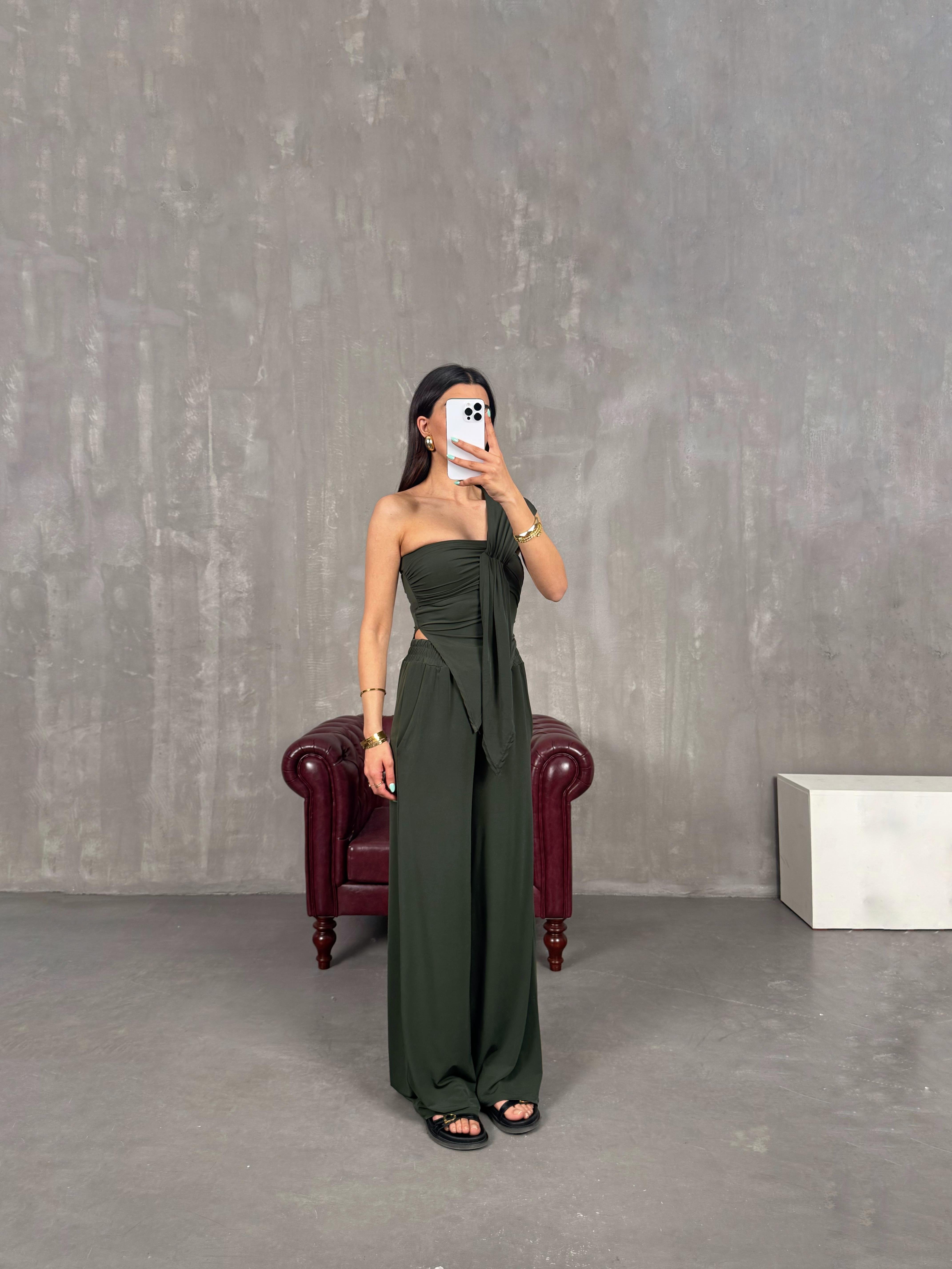 Yeşil Asimetrik Kesim Bluz Pantolon Sandy Kumaş Takım Gaus00234GausTAKIMGU1001540