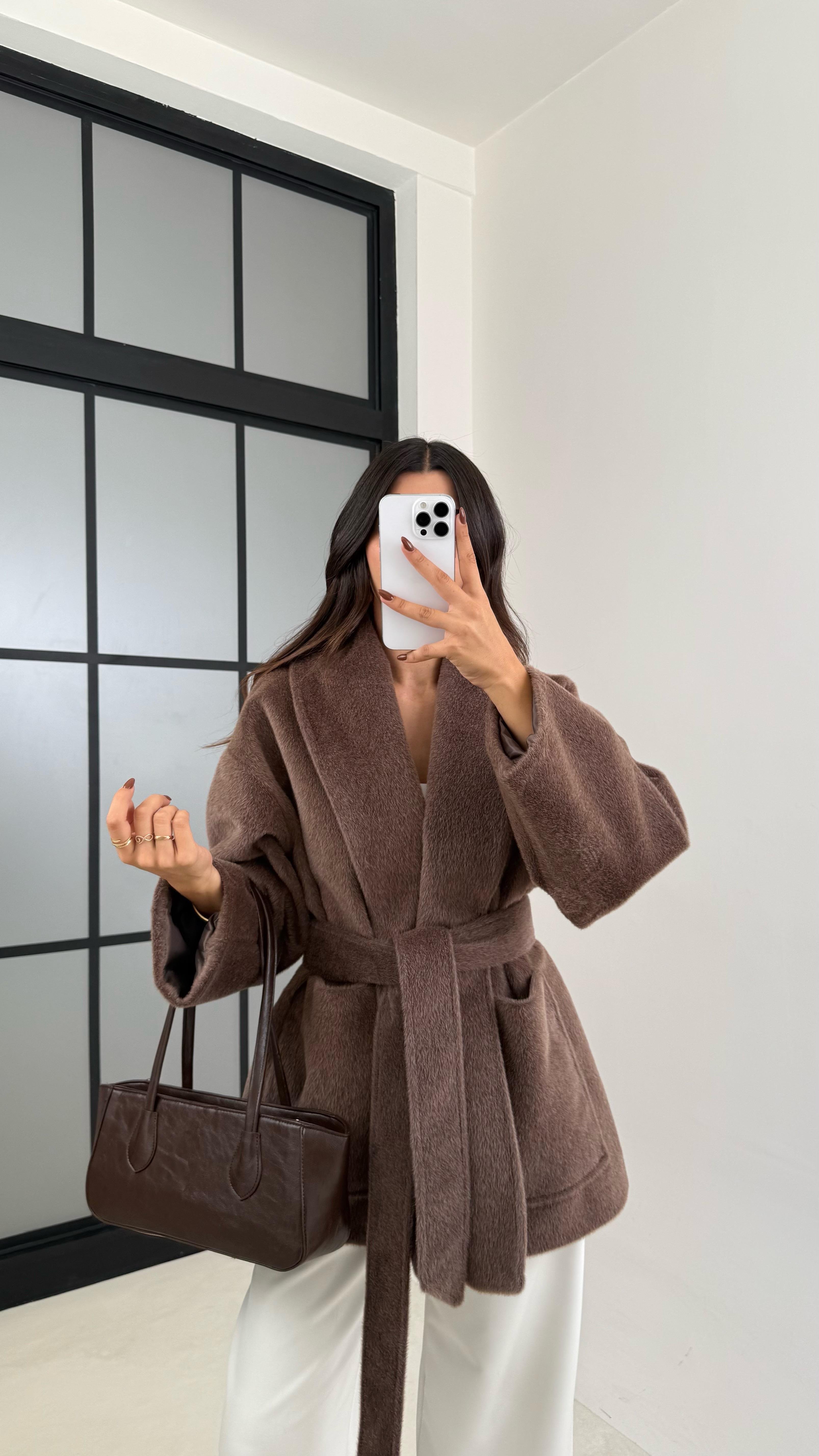 Kahve Kuşaklı Astarlı Peluş Kaban GAUS-00183GAUS السترات  GAUS-00183