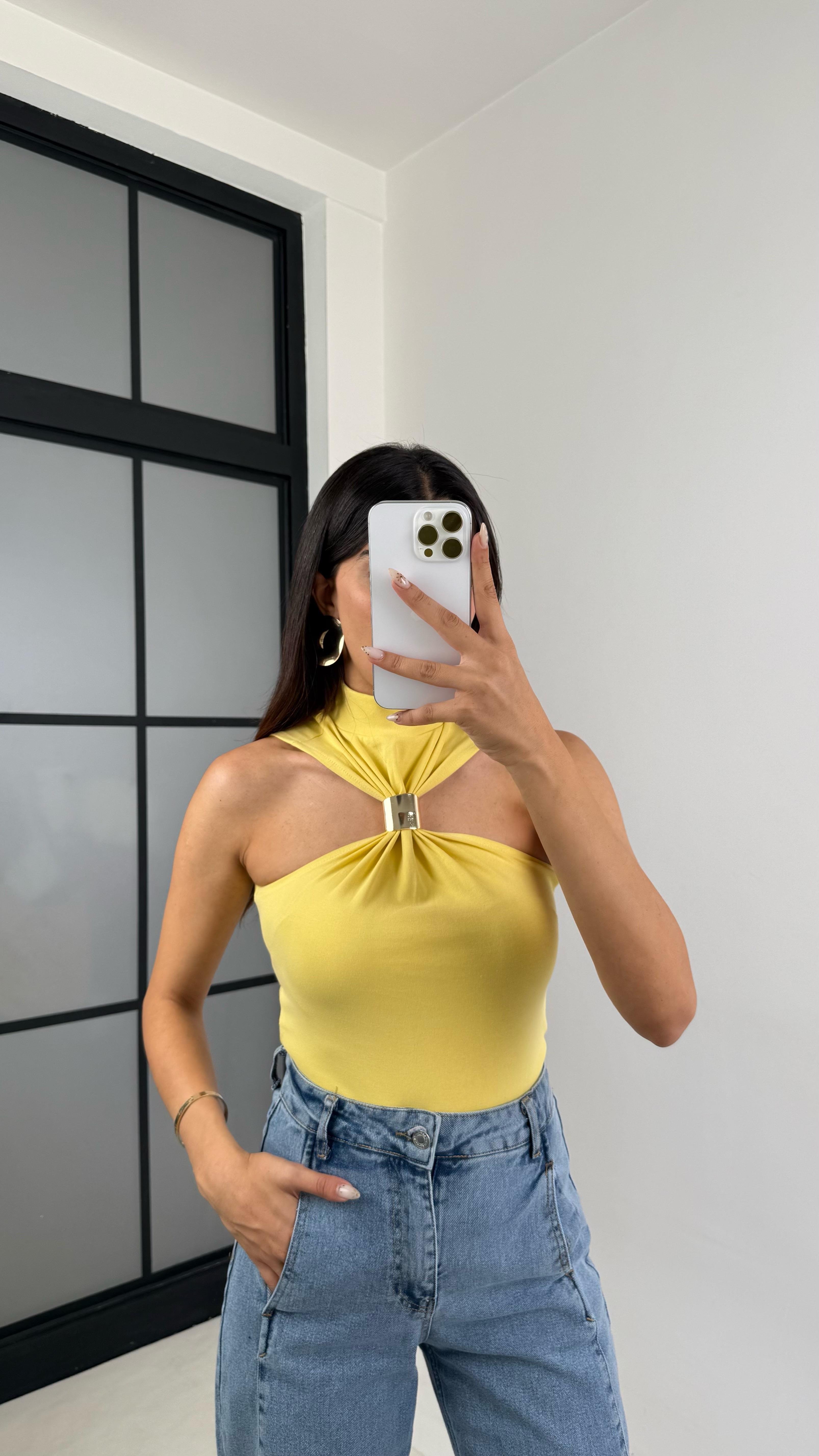 Sarı Sıfır Kol Gold Toka Detaylı Bluz GAUS-0098GAUSالبلوزات GAUS-0098