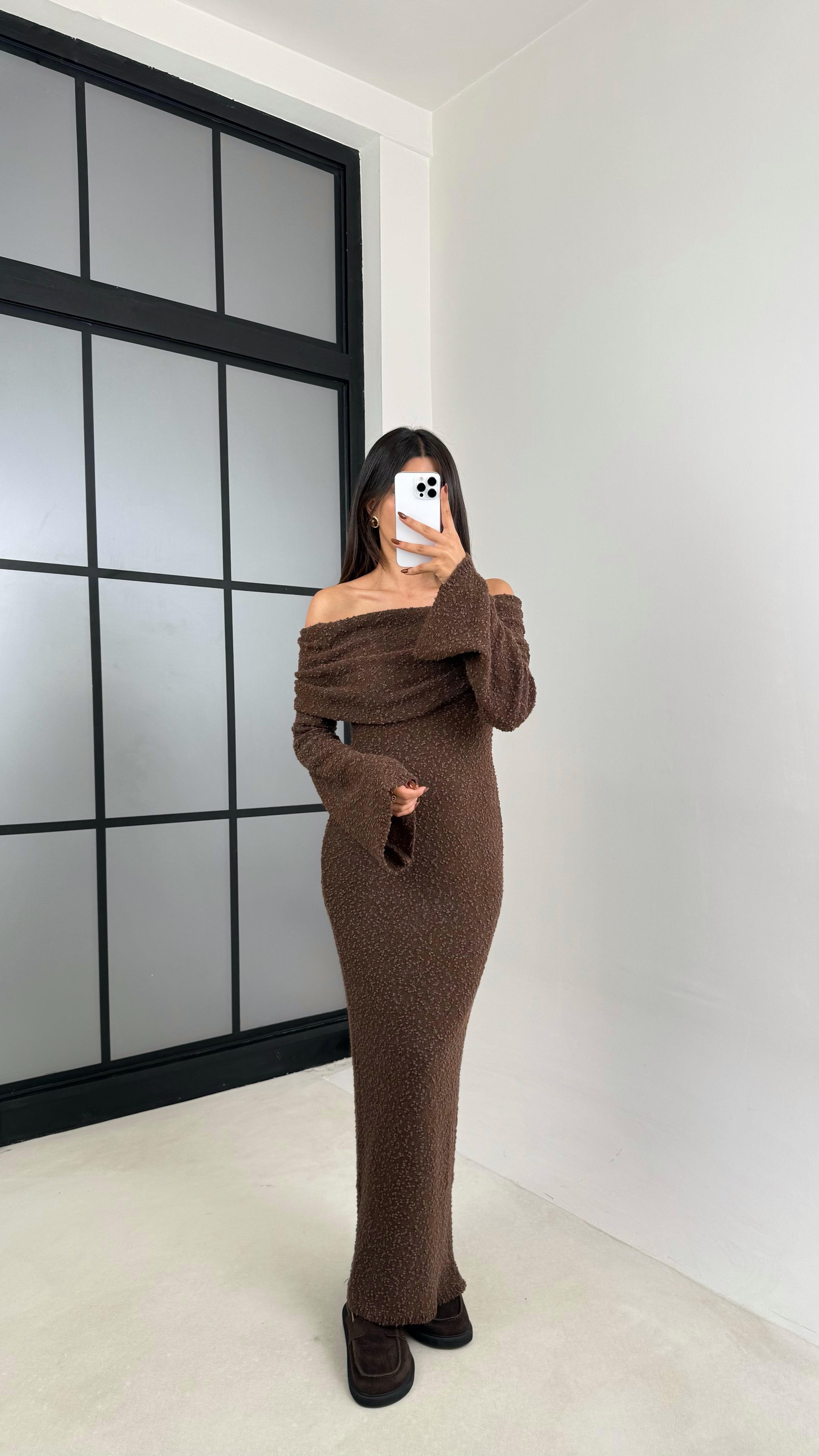 Kahve Madonna Yaka Tasarım Uzun Triko Elbise GAUS-00126GAUSELBİSEGAUS-00126