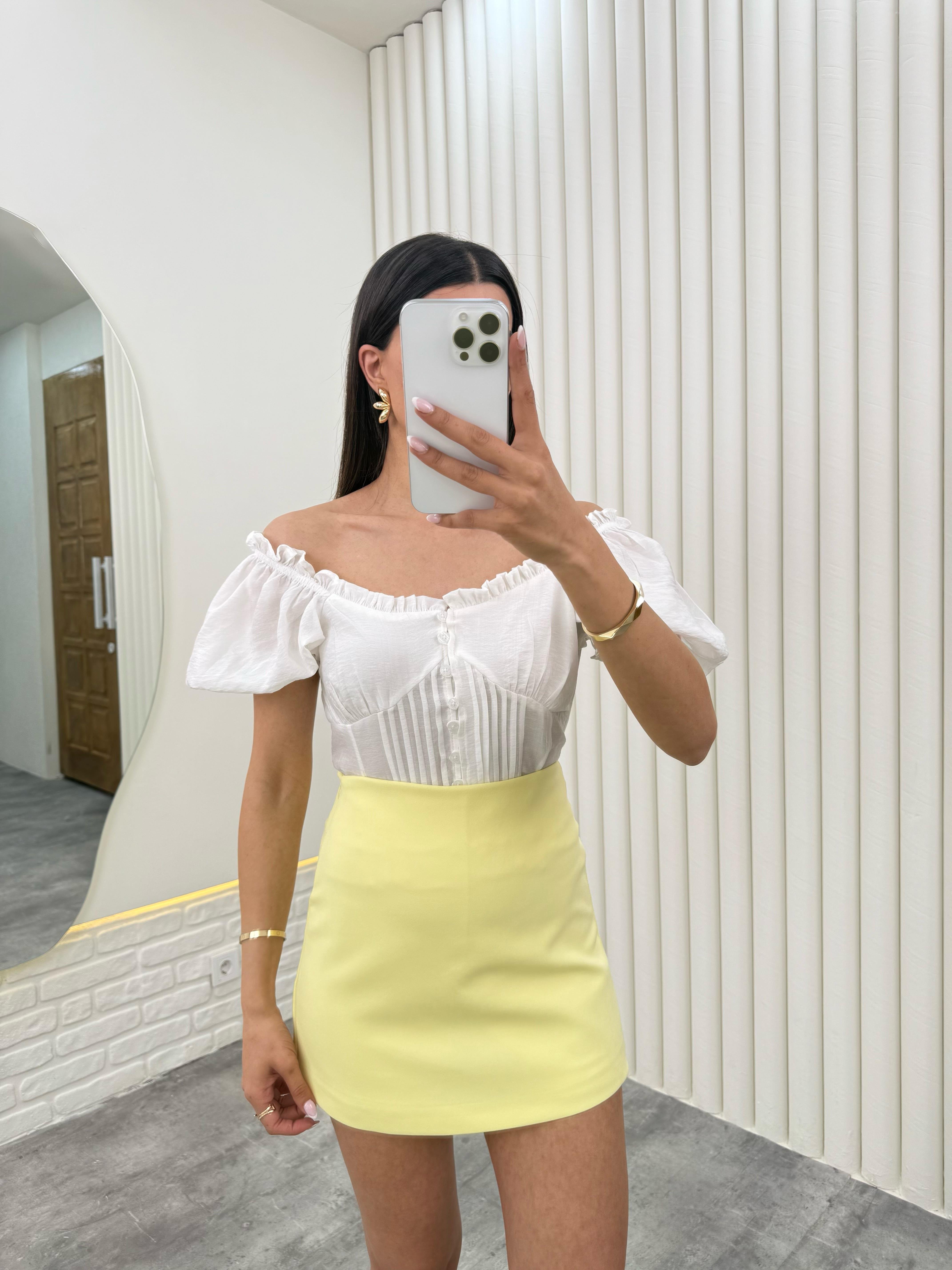 Sarı Arka Cep Detaylı Etekli Şort Gaus00277GausETEKGU1001644