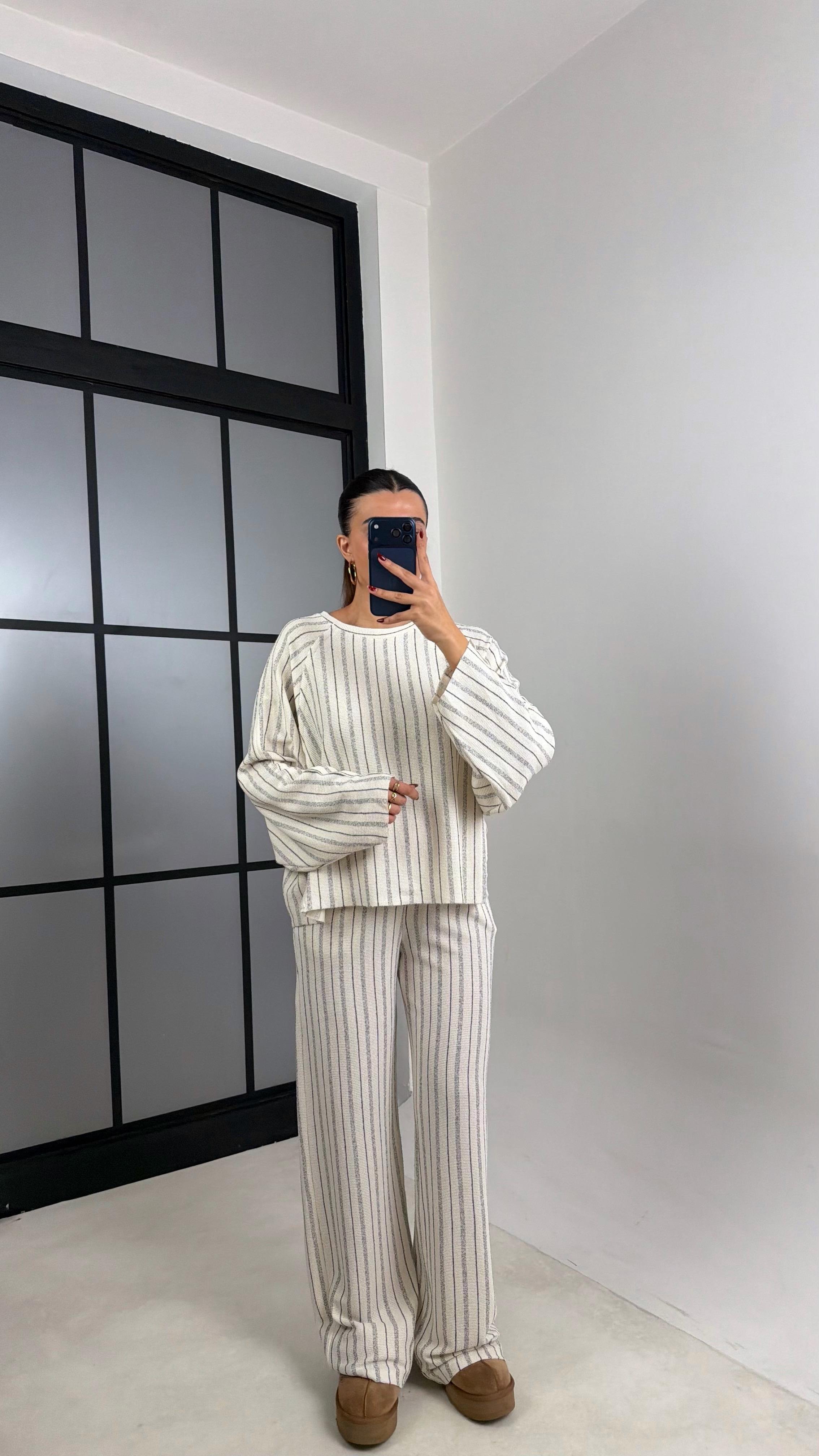 Ekru Şerit Desenli Kazak Beli Lastikli Pantolon Takım GAUS-00702GAUSTAKIMGAUS-00702