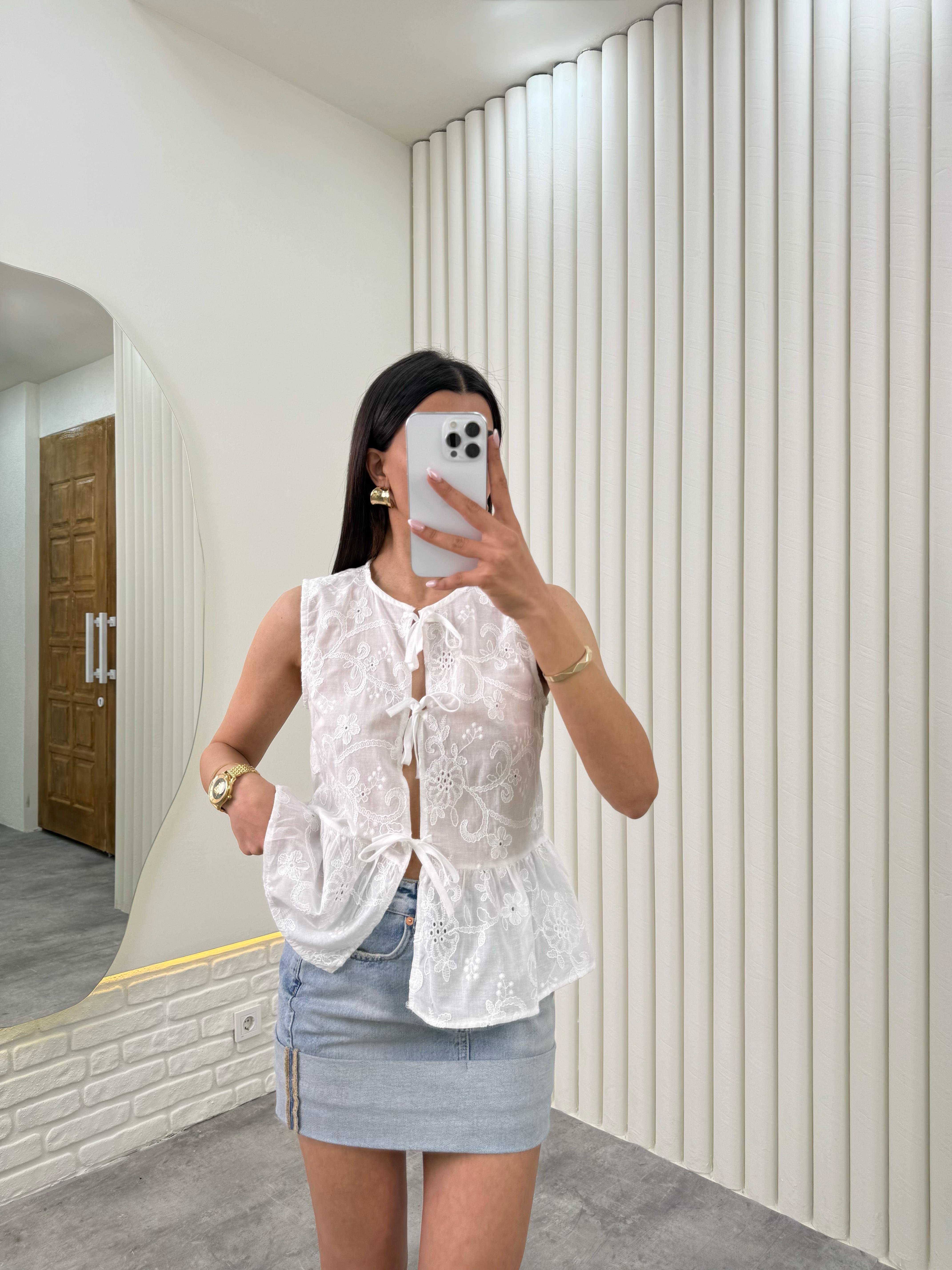 Beyaz Önü Bağlamalı Fisto Yelek Gaus00325GausYELEKGU1001756