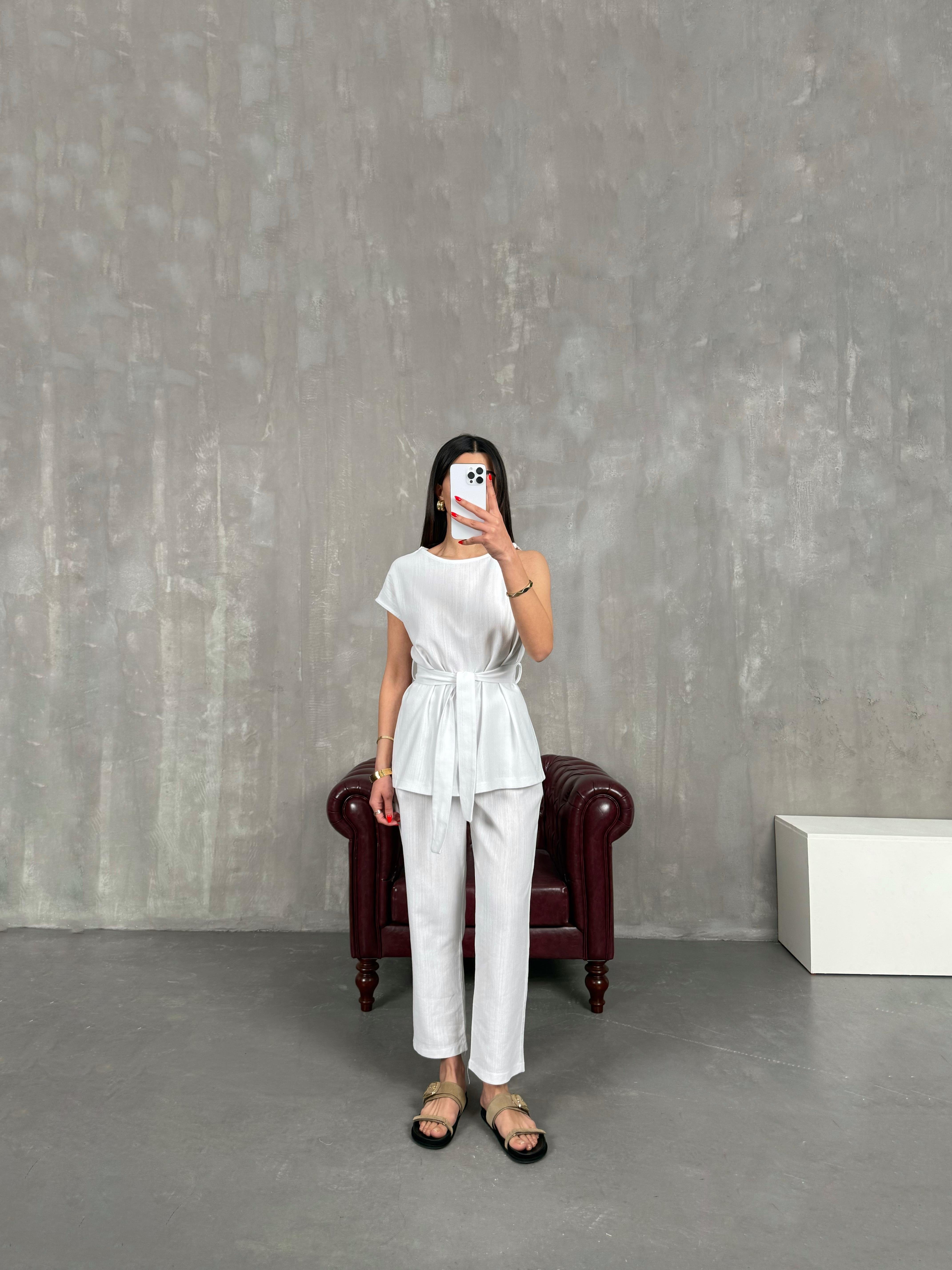 Beyaz Omuz Detaylı Kuşaklı Keten Takım Gaus00188GausTAKIMGU1001434