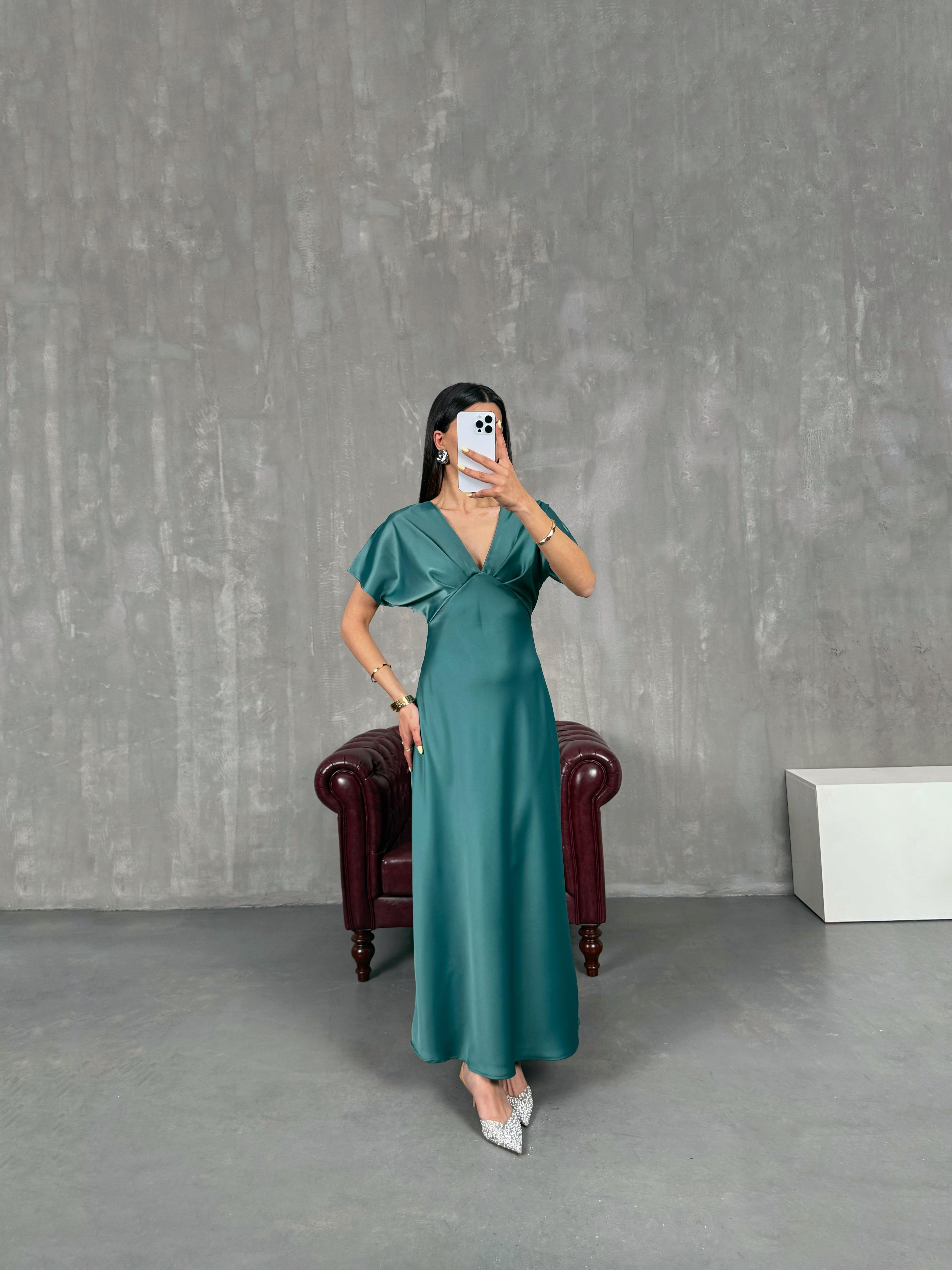 Yeşil V Yaka Saten Elbise Gaus00125GausELBİSEGU1001285