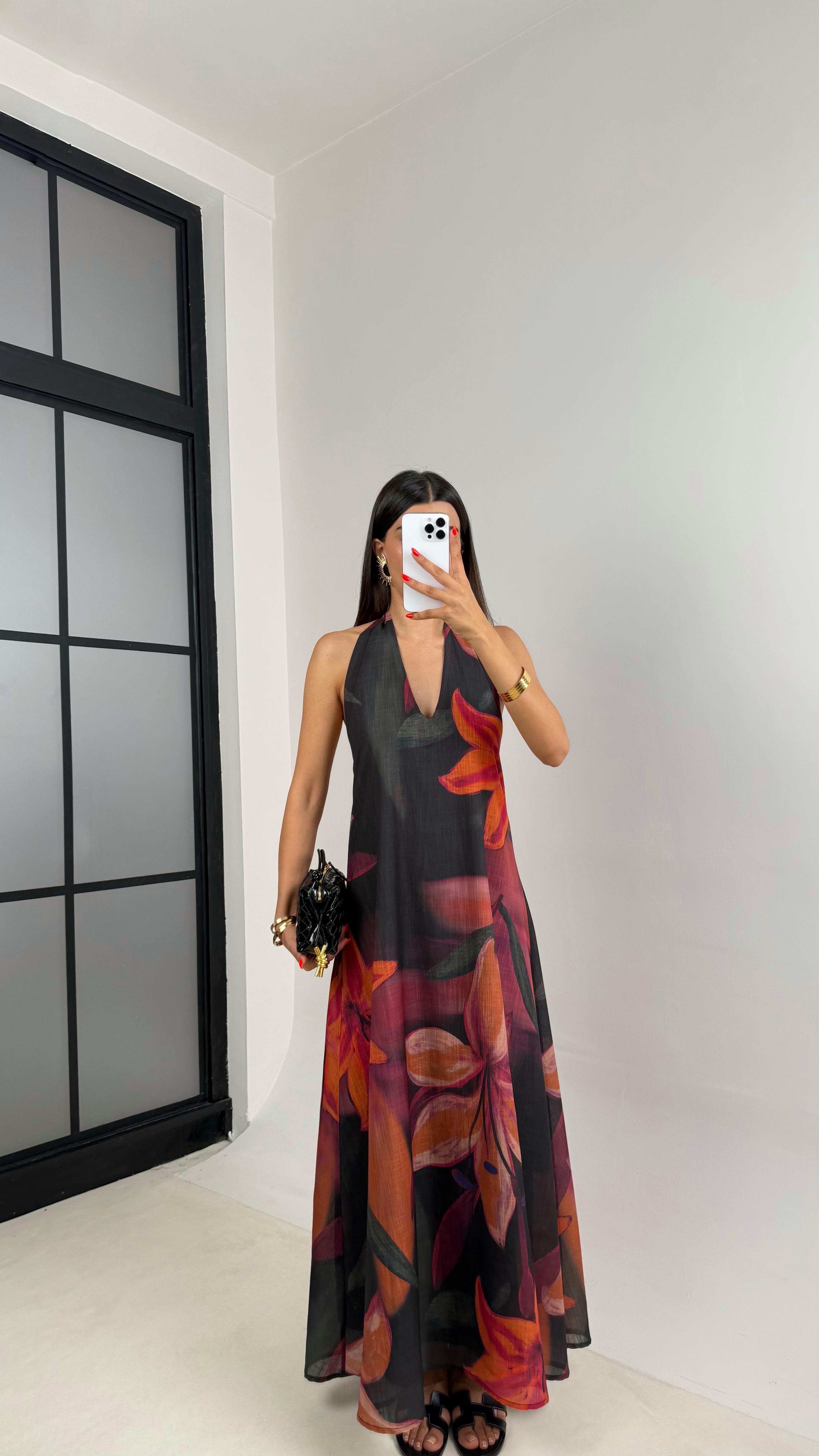 Siyah Turuncu Çiçek Desenli Boyundan Bağlamalı Astarlı Tasarım Keten Elbise GAUS-0020GAUSELBİSEGAUS-0020