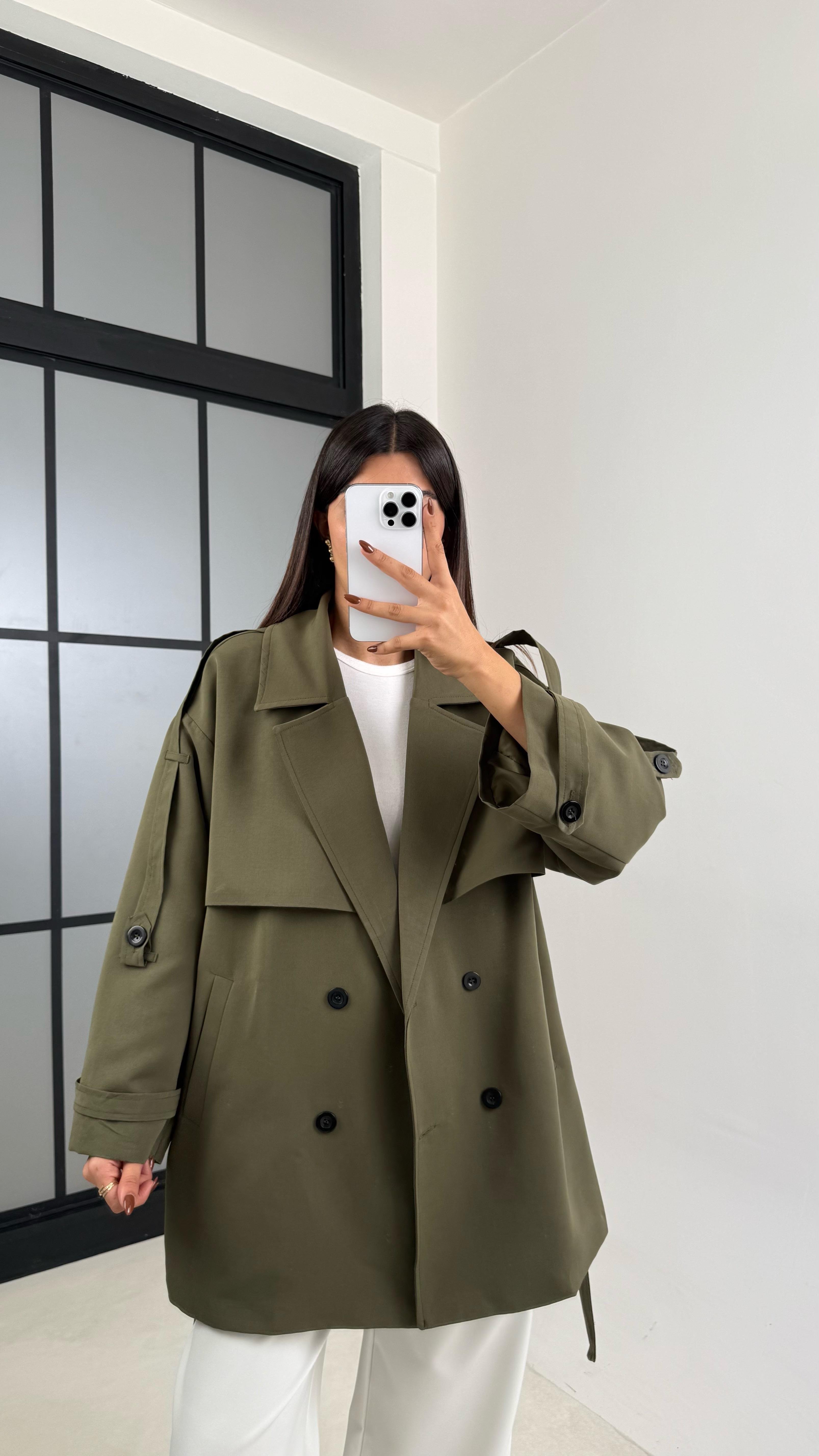 Haki Astarlı Cep Detaylı Kuşaklı Kısa Trençkot GAUS-00192GAUSمعاطف الترنشكوت GAUS-00192