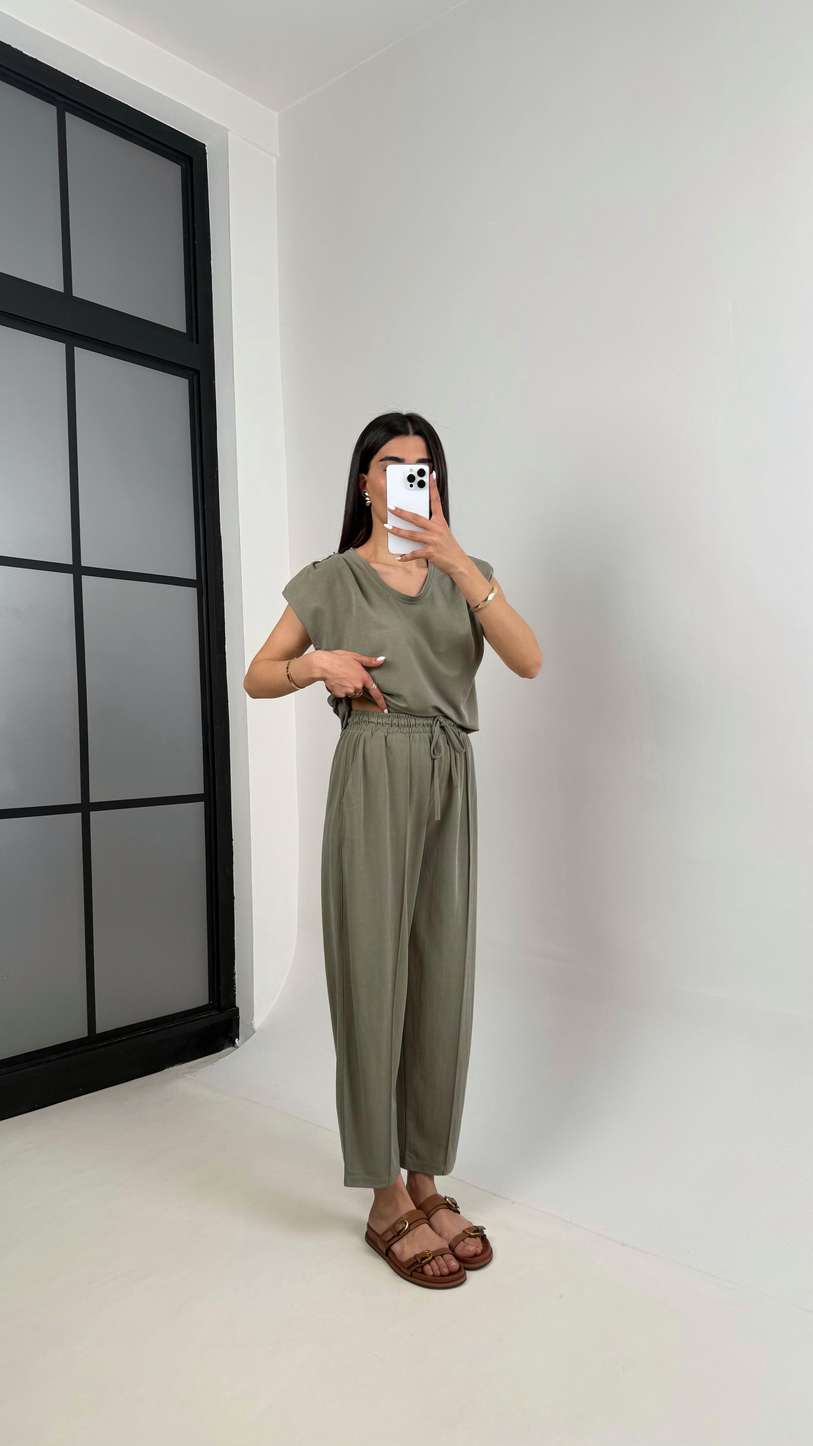 Haki Omuz Gold Detaylı Vatkalı Üst Beli Lastikli Cepli Pantolon Takım Gaus00407GausTAKIMGU1001948