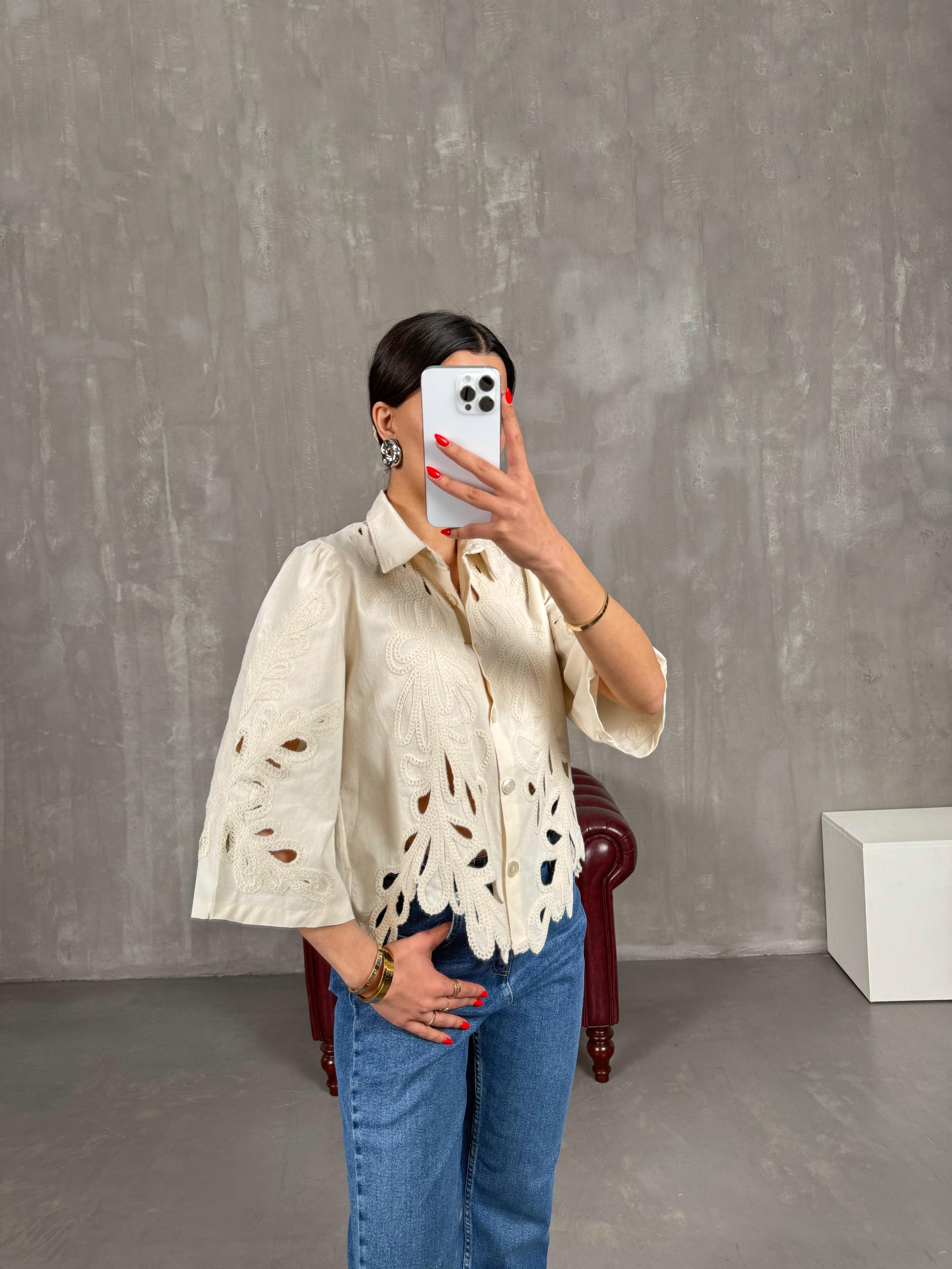 Taş İşlemeli Yarım Kol Keten Gömlek Gaus00185GausGÖMLEKGU1001428