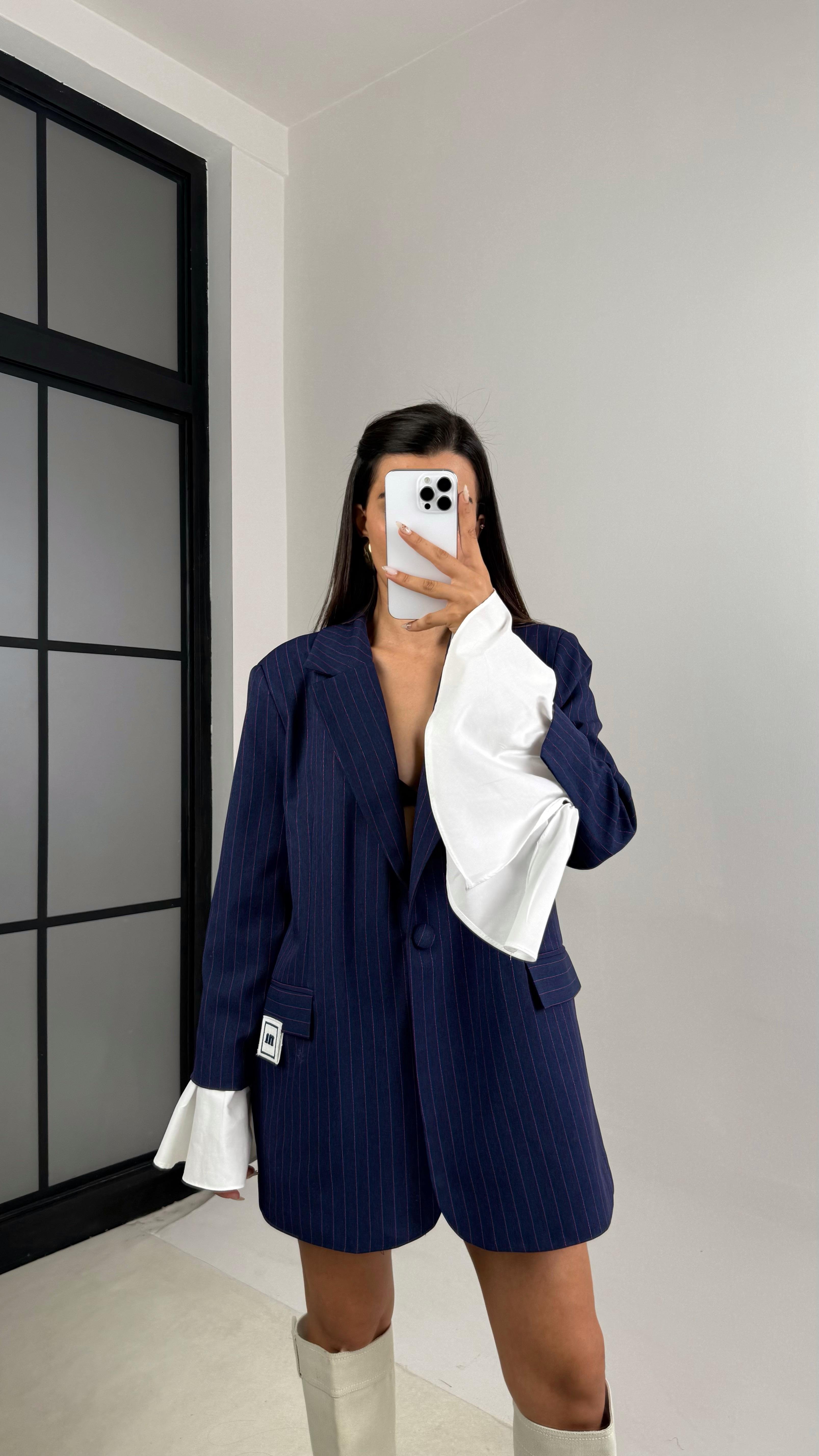 Mavi Kol Detaylı Detaylı Astarlı Vatkalı Tasarım Ceket GAUS-00106GAUS السترات  GAUS-00106