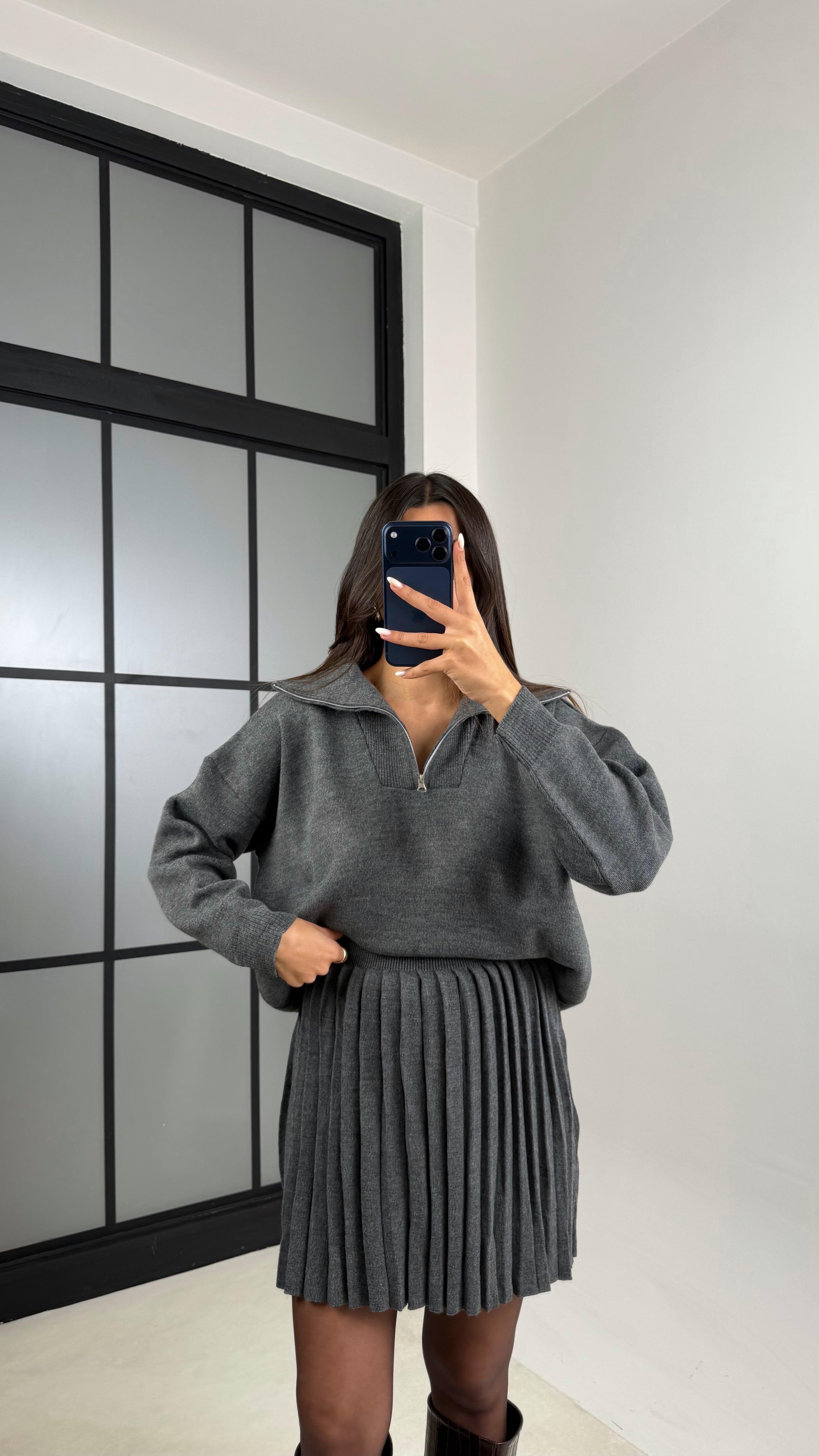 Antrasit Yakası Fermuarlı Kazak Beli Lastikli Pileli Etek Triko Takım GAUS-00204GAUSTAKIMGAUS-00204