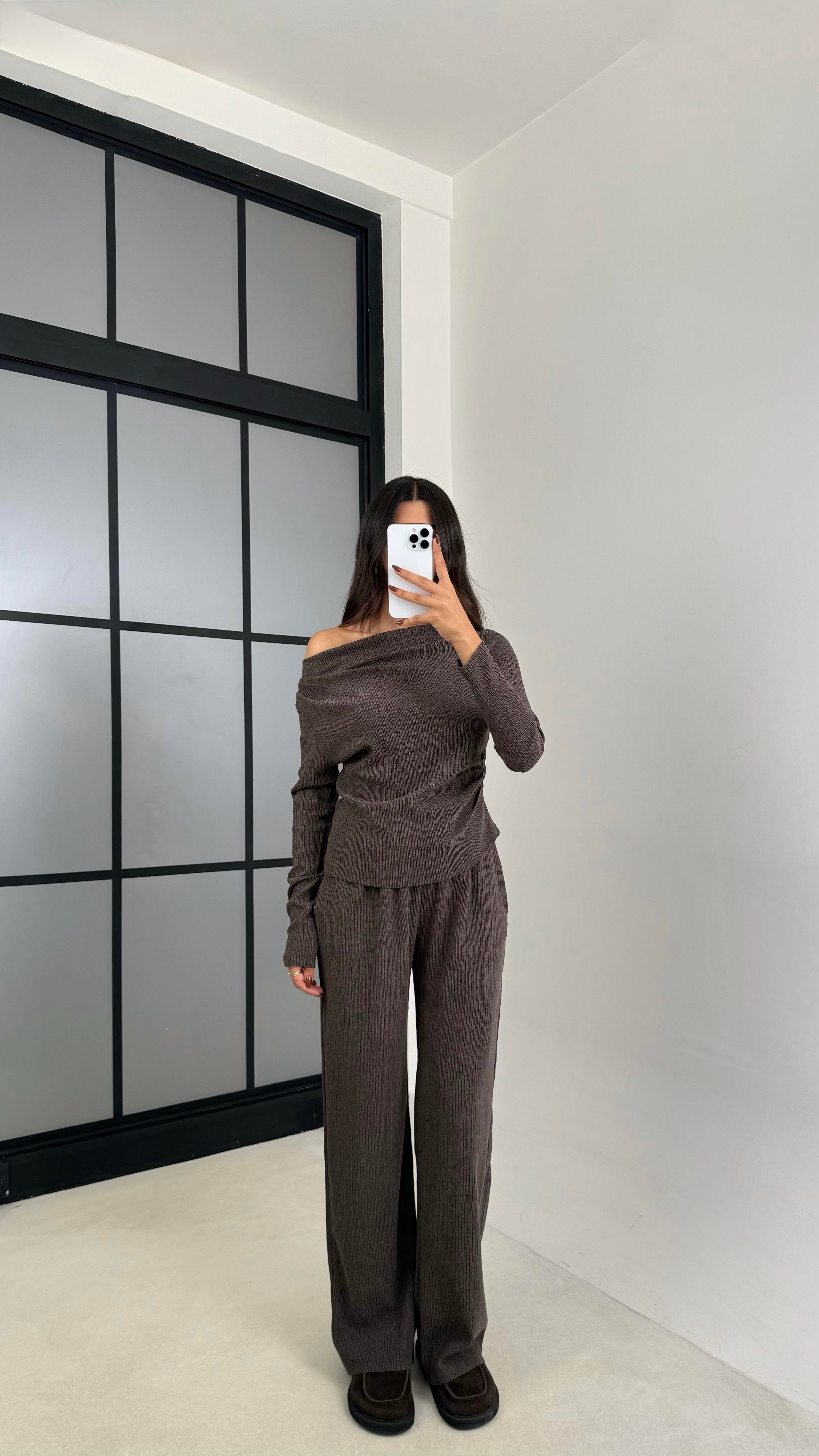 Vizon Asimetrik Yaka Bluz Beli Lastikli Pantolon İkili Gofre Kumaş Takım GAUS-00170GAUSTAKIMGAUS-00170