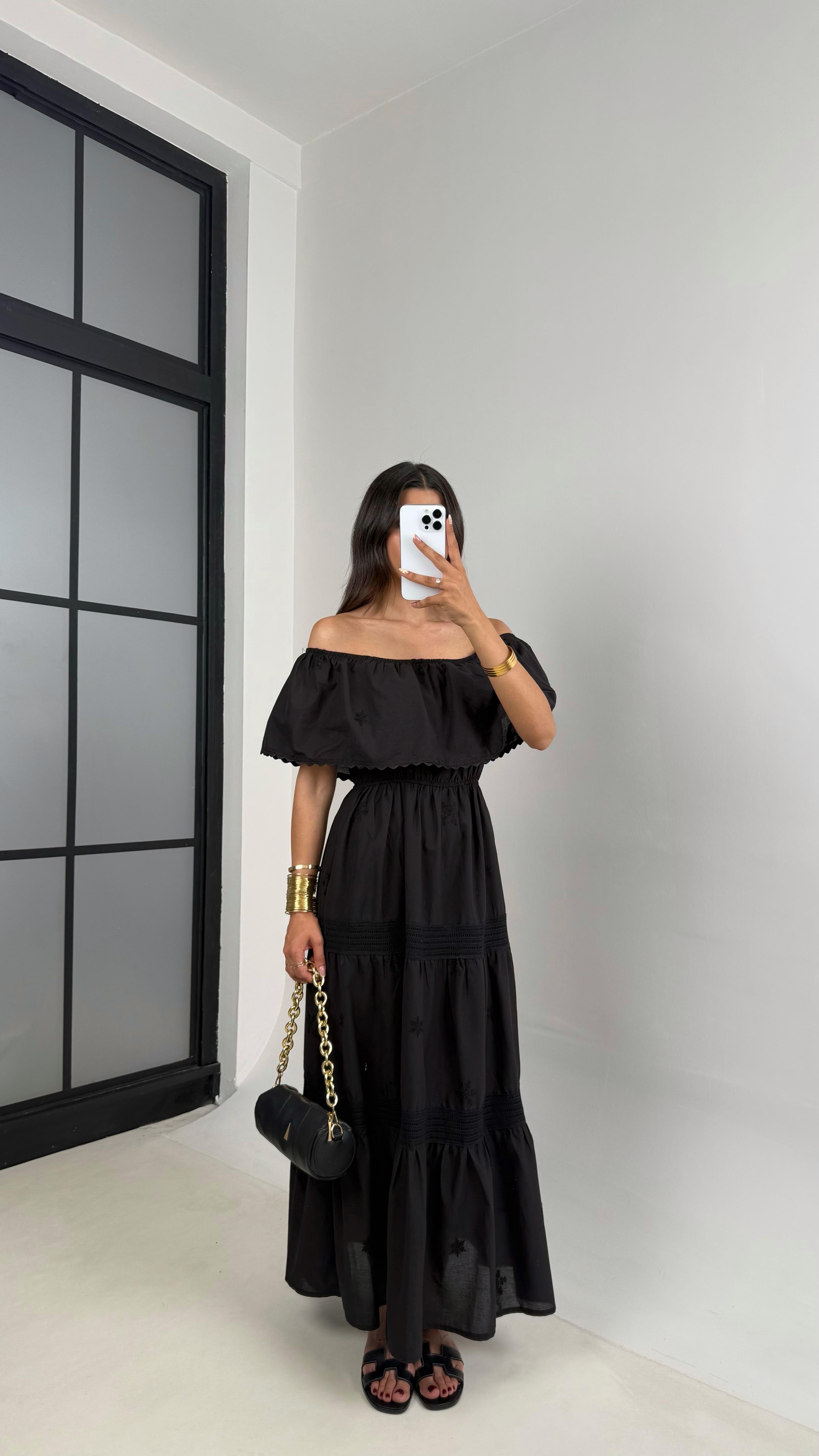 Siyah Madonna Yaka Nakış Detaylı Astarlı Elbise Gaus00652GausELBİSEGU1002514