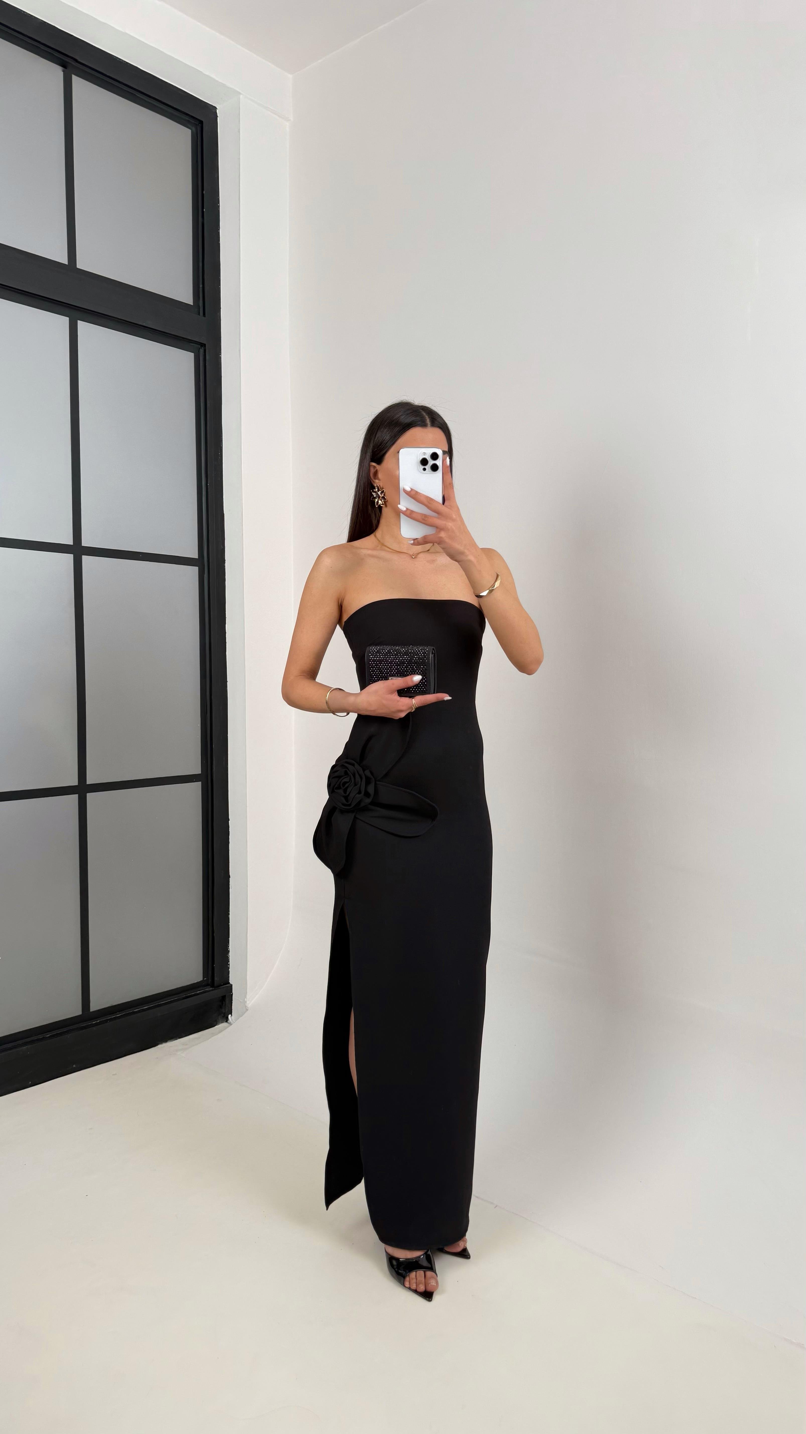 Siyah Çiçek Detaylı Yırtmaçlı Elbise Gaus00365GausELBİSEGU1001880