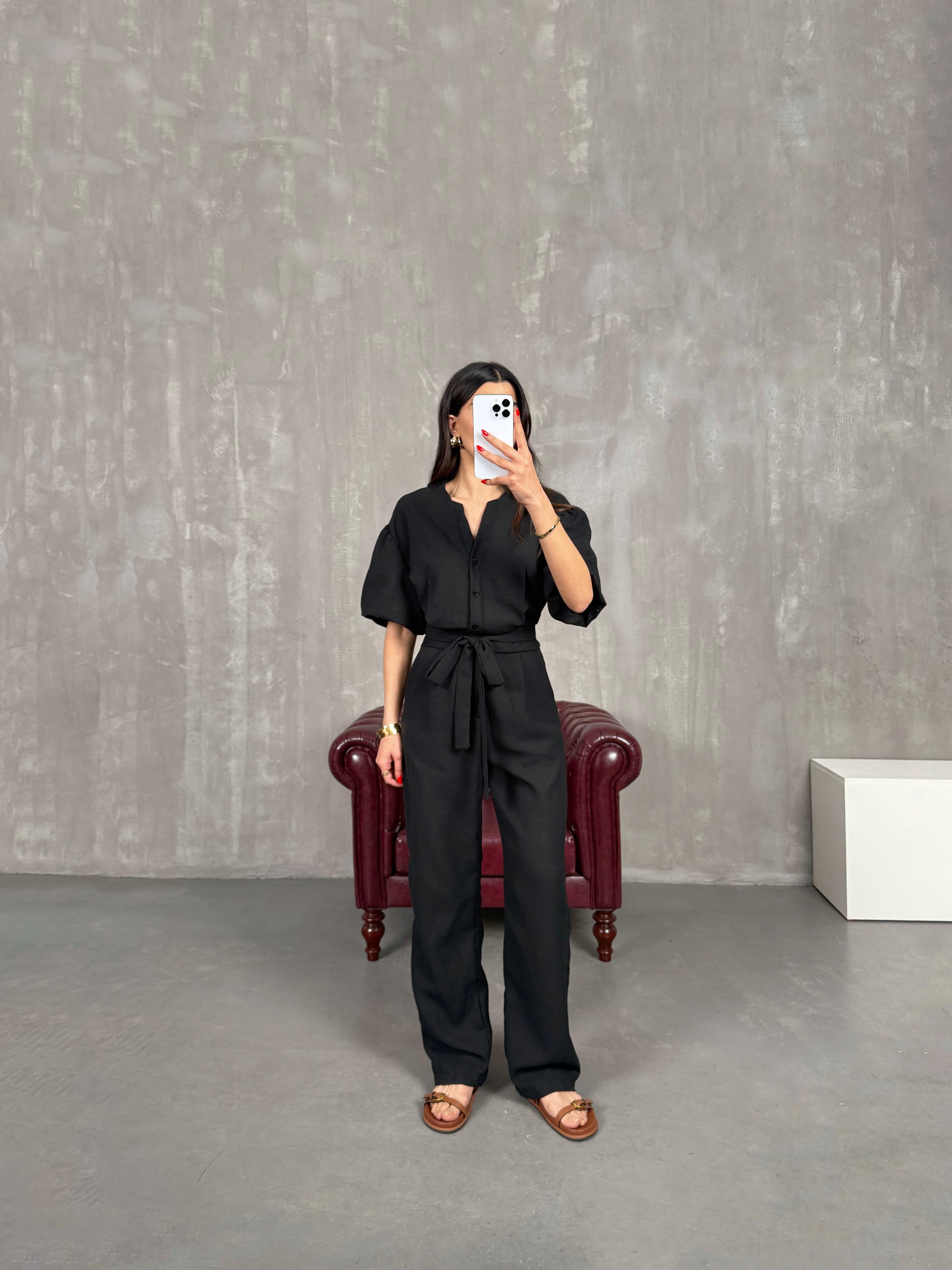 Siyah Kuşaklı V Yaka Keten Kısa Balon Kol Tulum Gaus00179GausJumpsuitsGU1001418