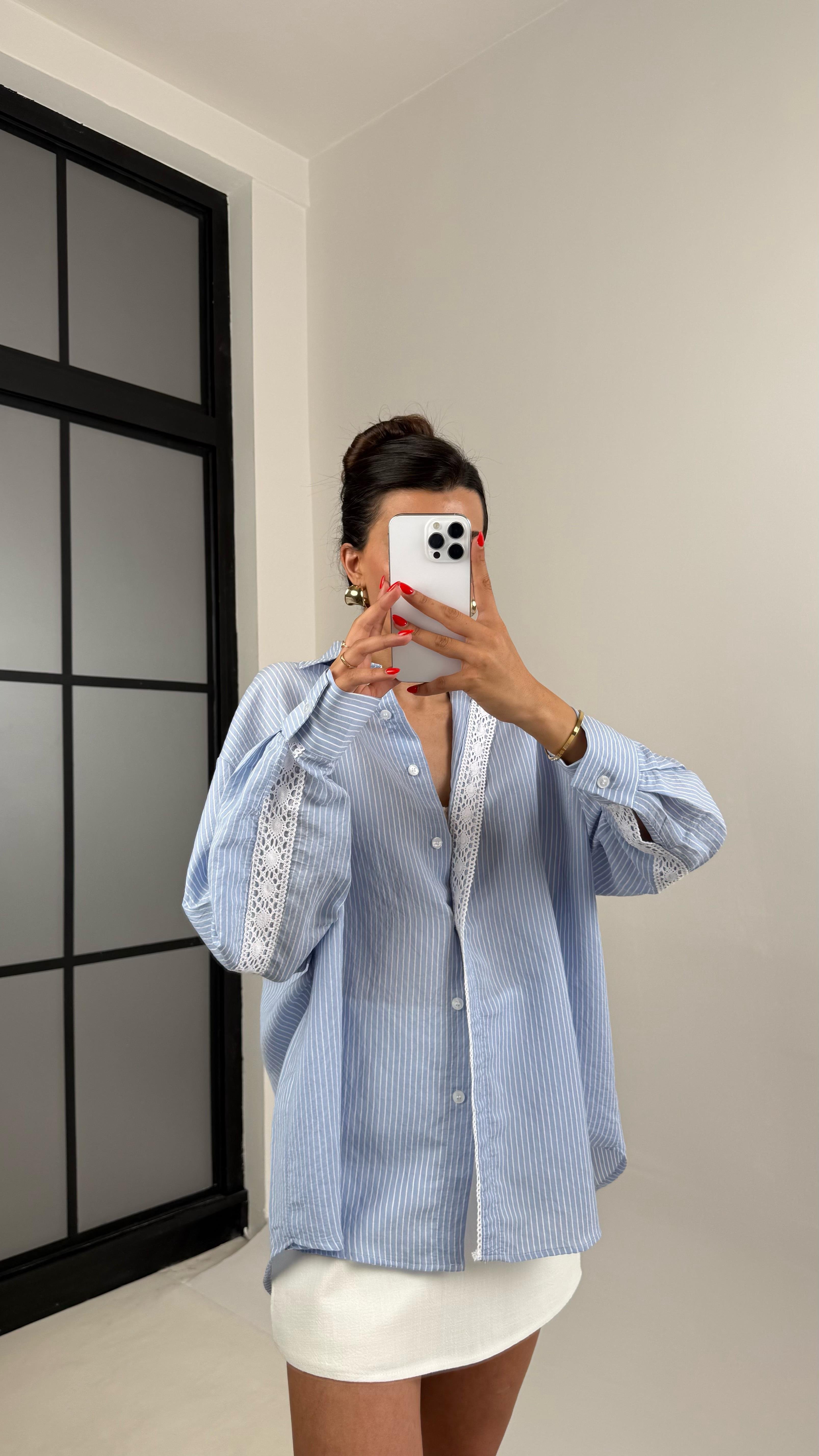 Mavi Beyaz Çizgili Dantel Detaylı Premium Gömlek Gaus00518Gaus القمصان GU1002214