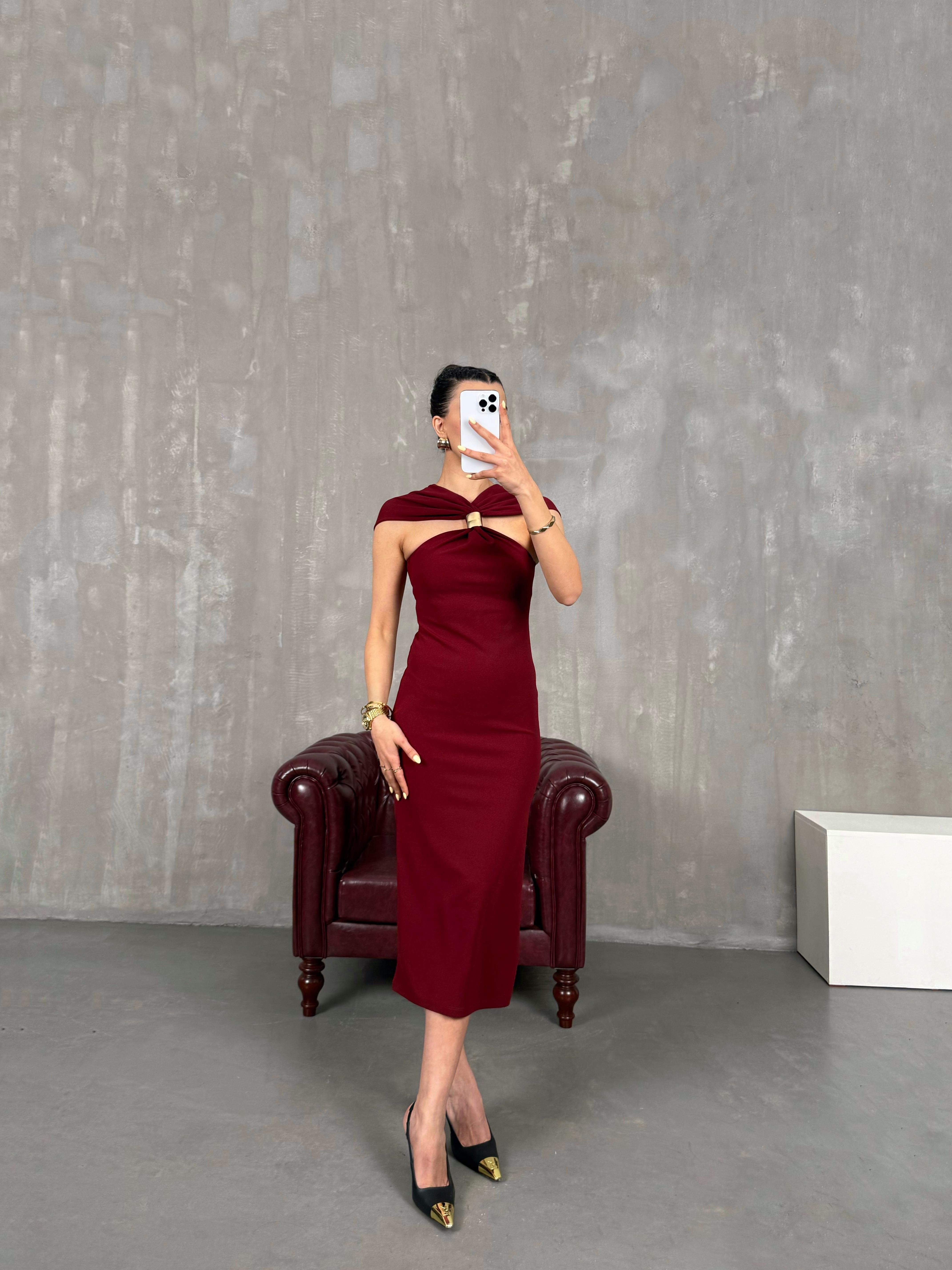 Bordo Göğüs Gold Toka Detaylı Tasarım Elbise Gaus00122GausELBİSEGU1001278