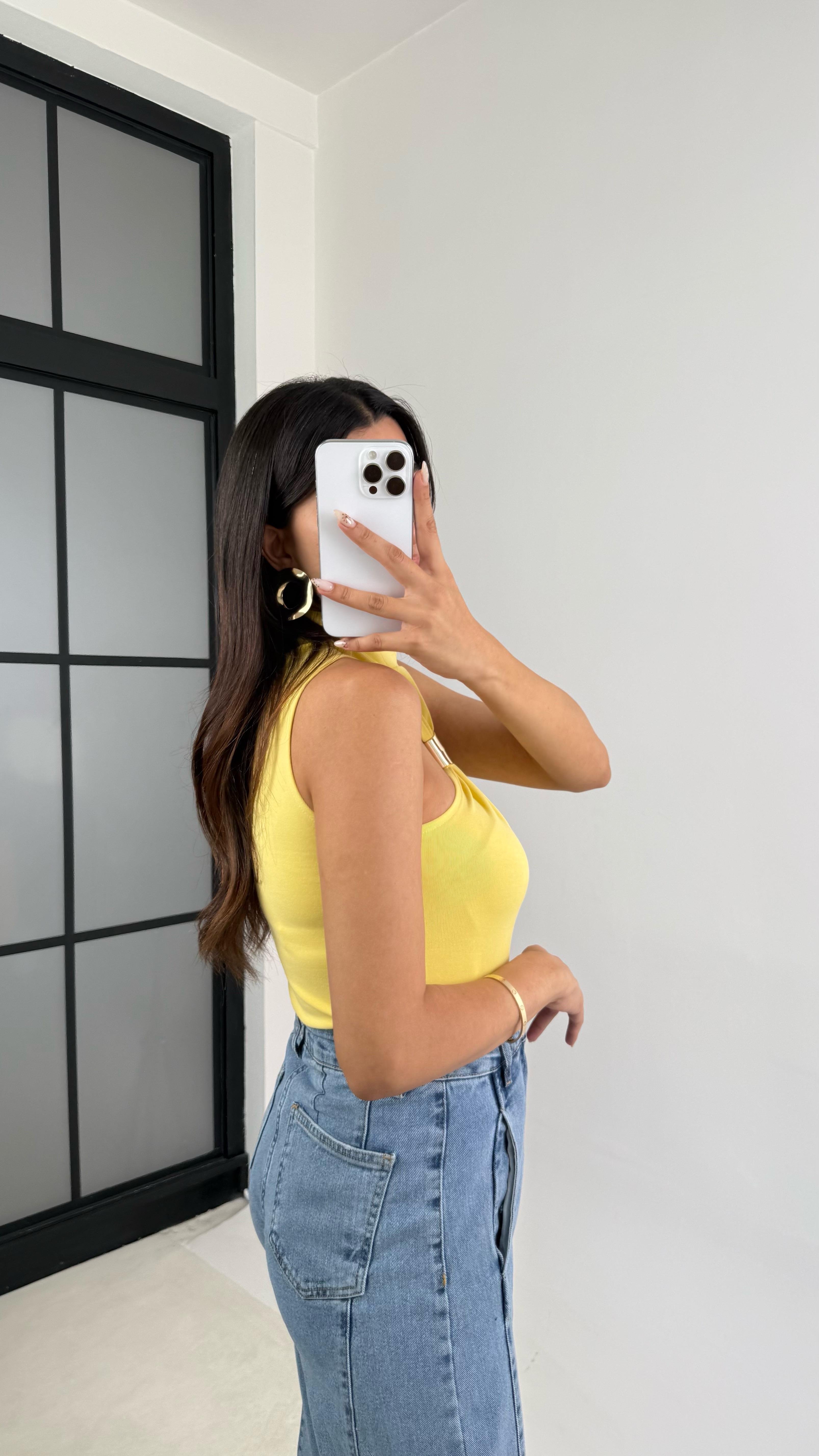 Sarı Sıfır Kol Gold Toka Detaylı Bluz GAUS-0098GAUSالبلوزات GAUS-0098