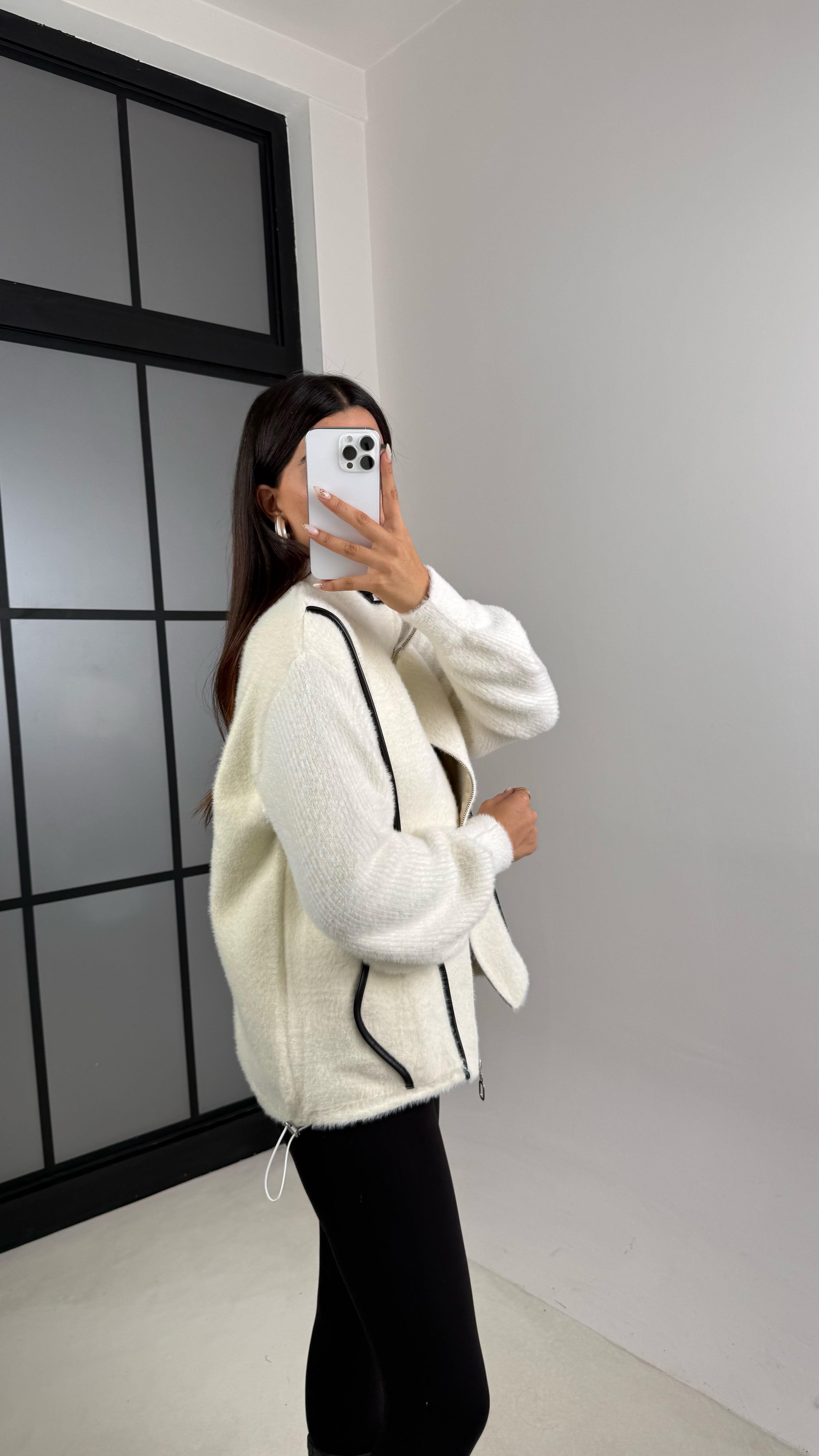 Ekru Deri Şeritli Dik Yaka Premium Ceket GAUS-00148GAUS السترات  GAUS-00148