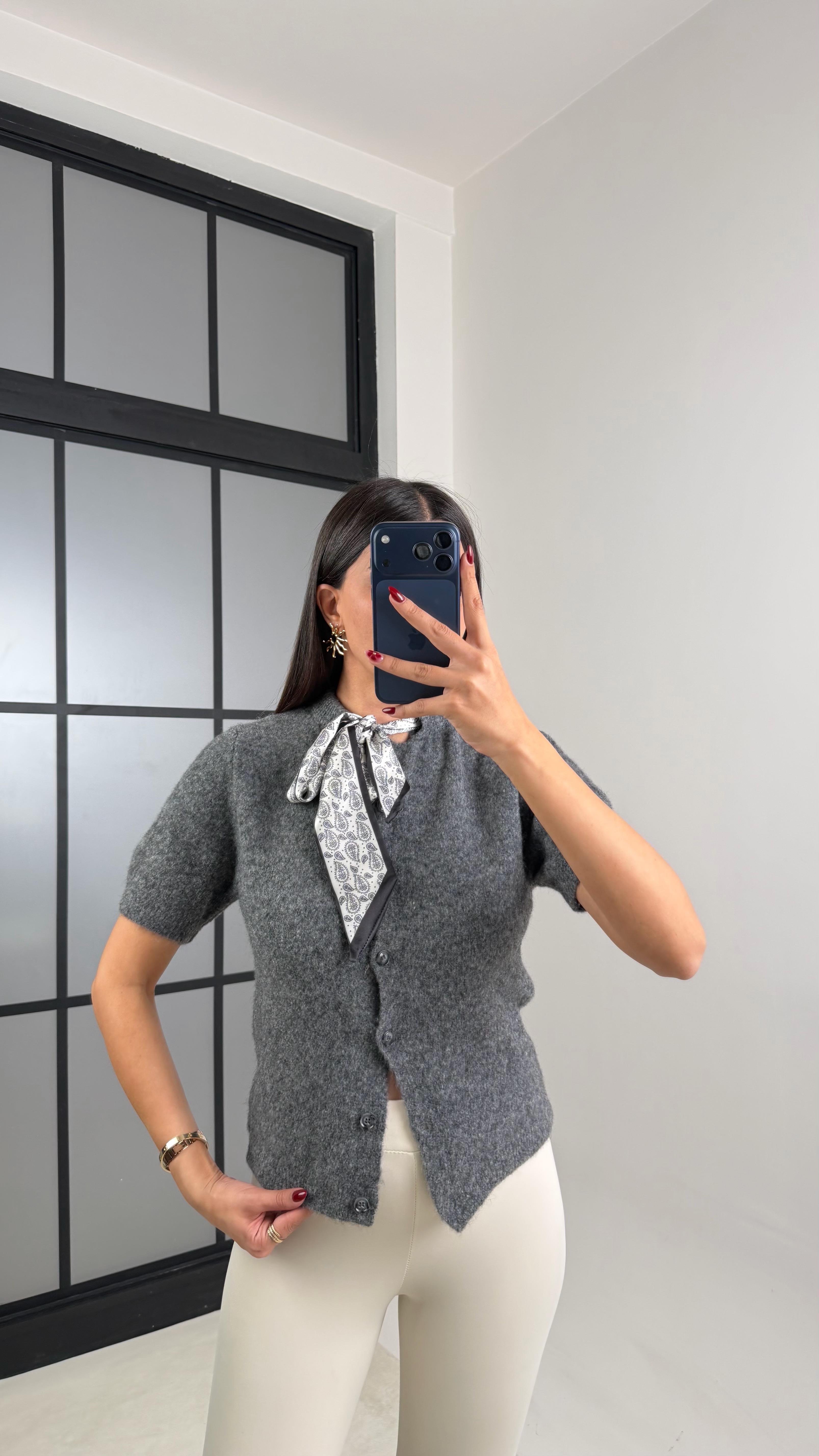 Antrasit Fular Detaylı Kısa Kol Triko Kazak GAUS-00681GAUS الكنزات GAUS-00681