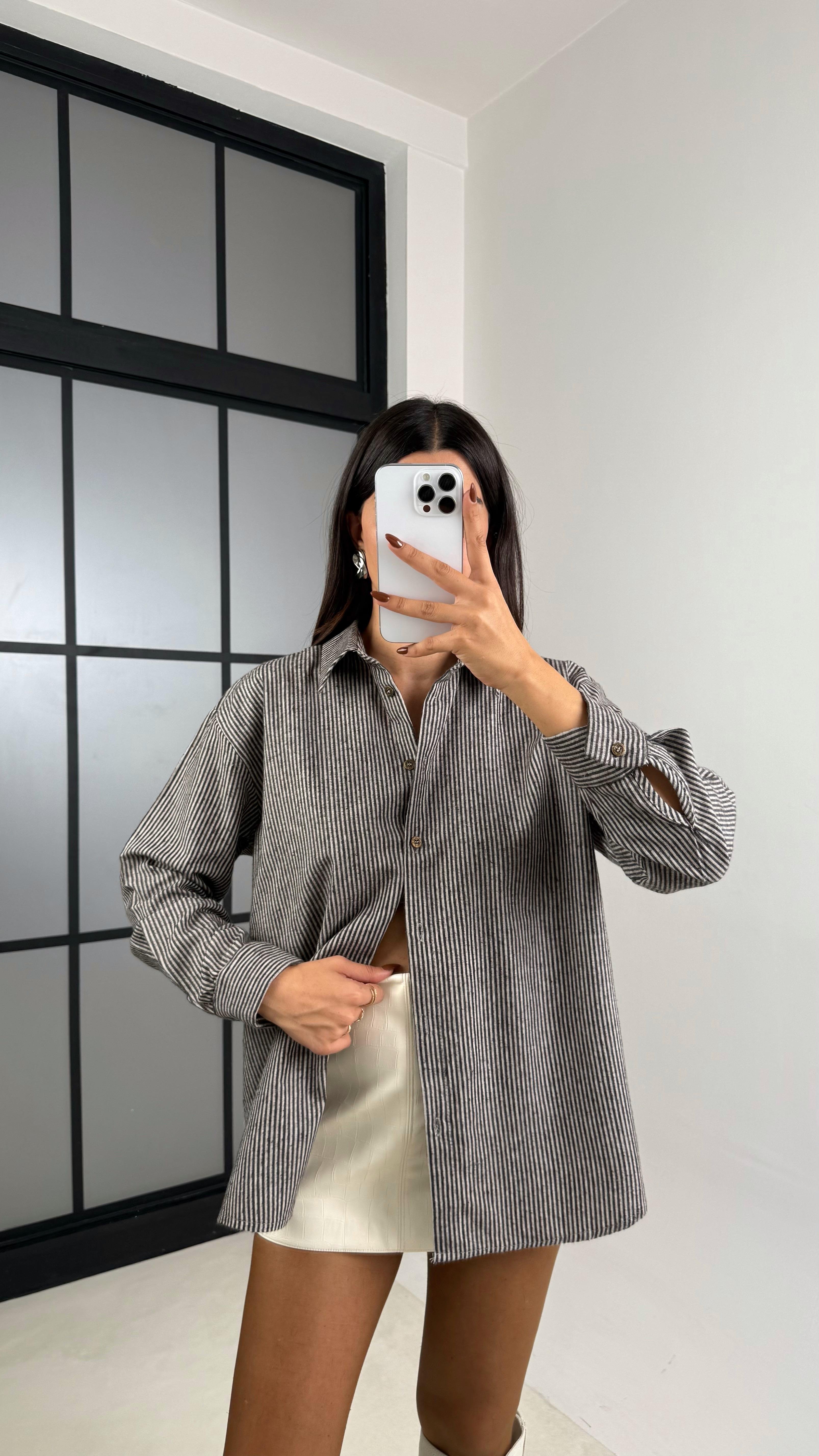 Siyah Çizgili Premium Gömlek GAUS-00143GAUS القمصان GAUS-00143