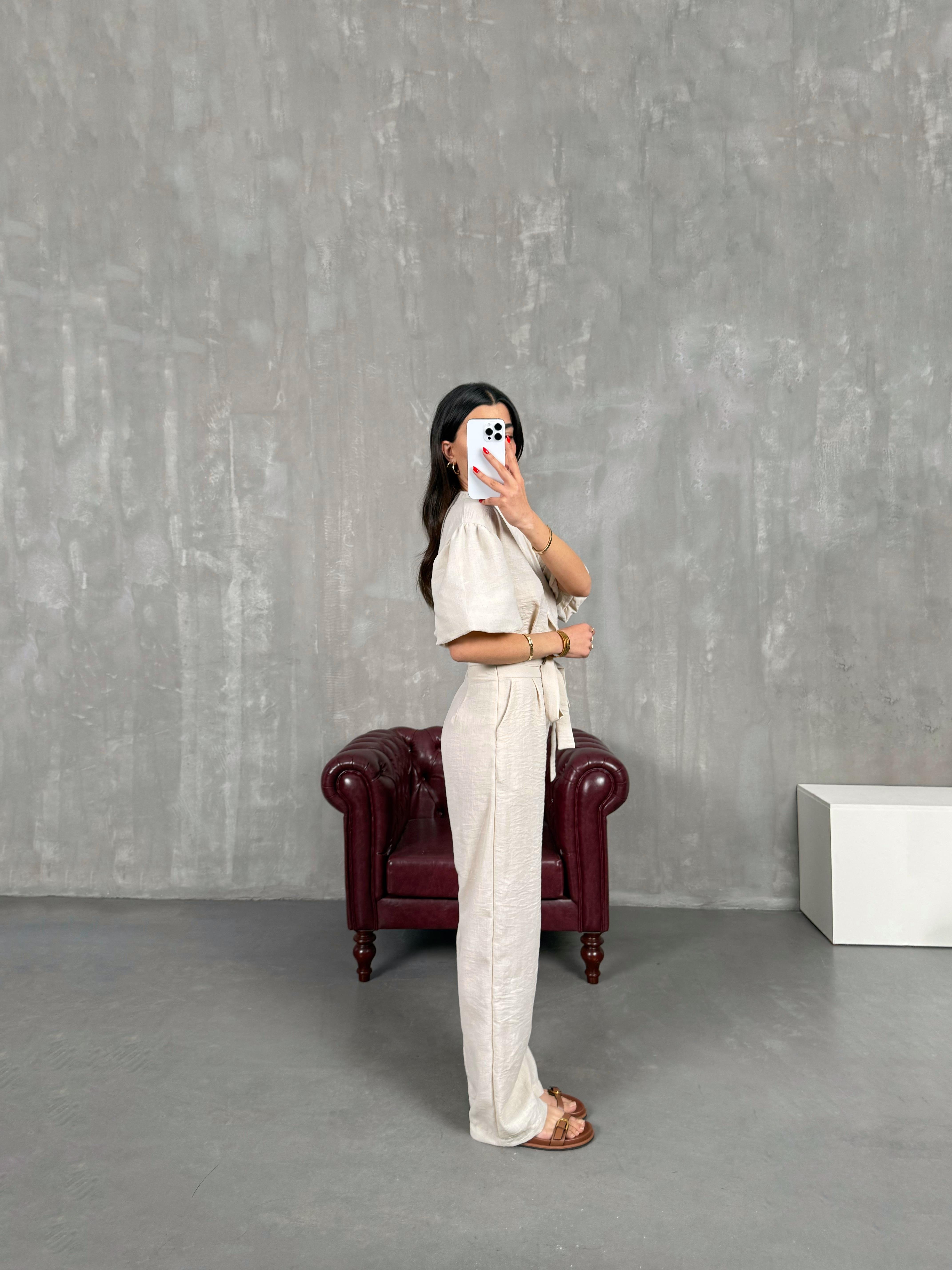 Taş Kuşaklı V Yaka Keten Kısa Balon Kol Tulum Gaus00179GausTULUMGU1001419