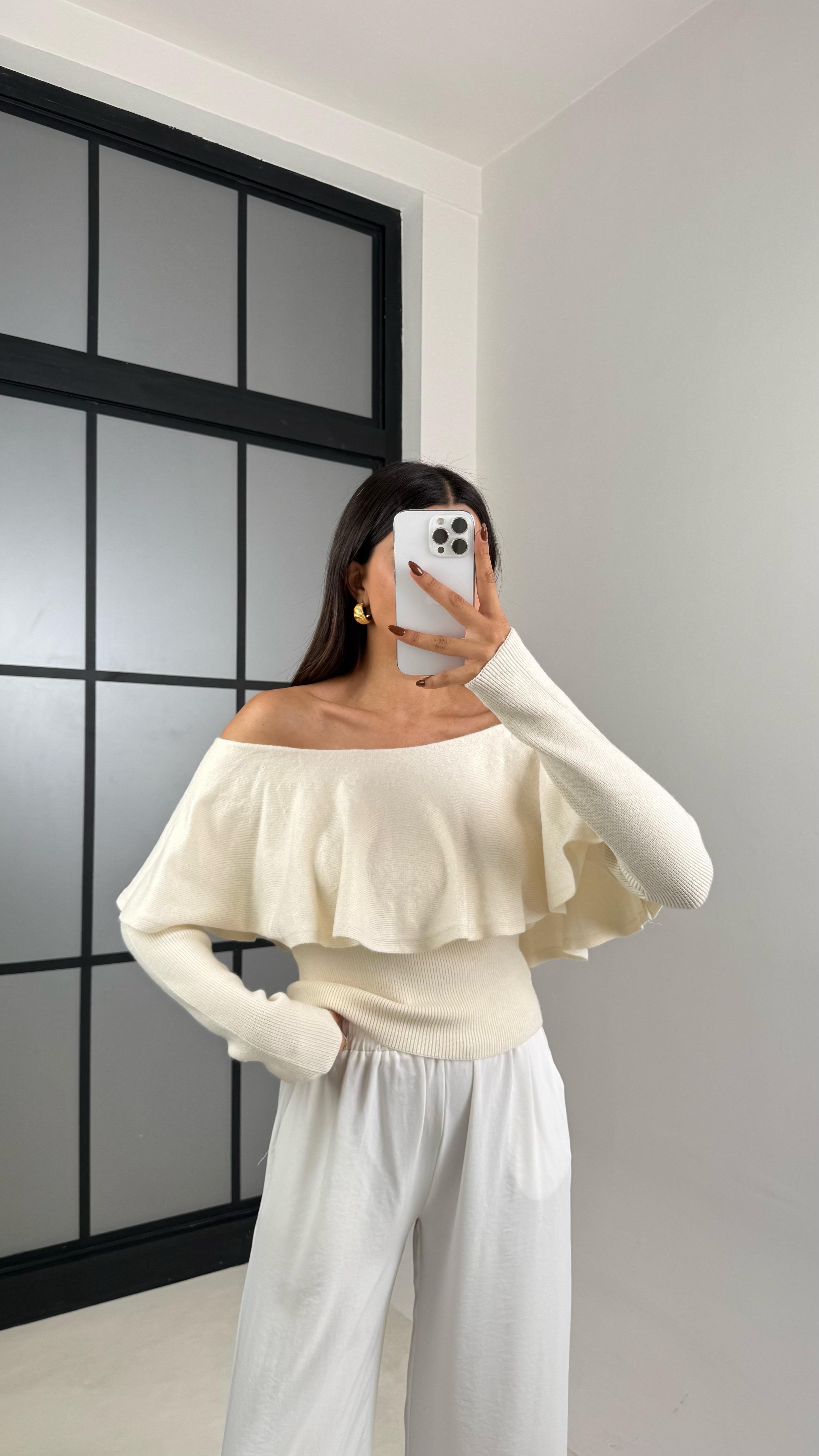 Krem Madonna Yaka Triko Kazak GAUS-00159GAUS الكنزات GAUS-00159