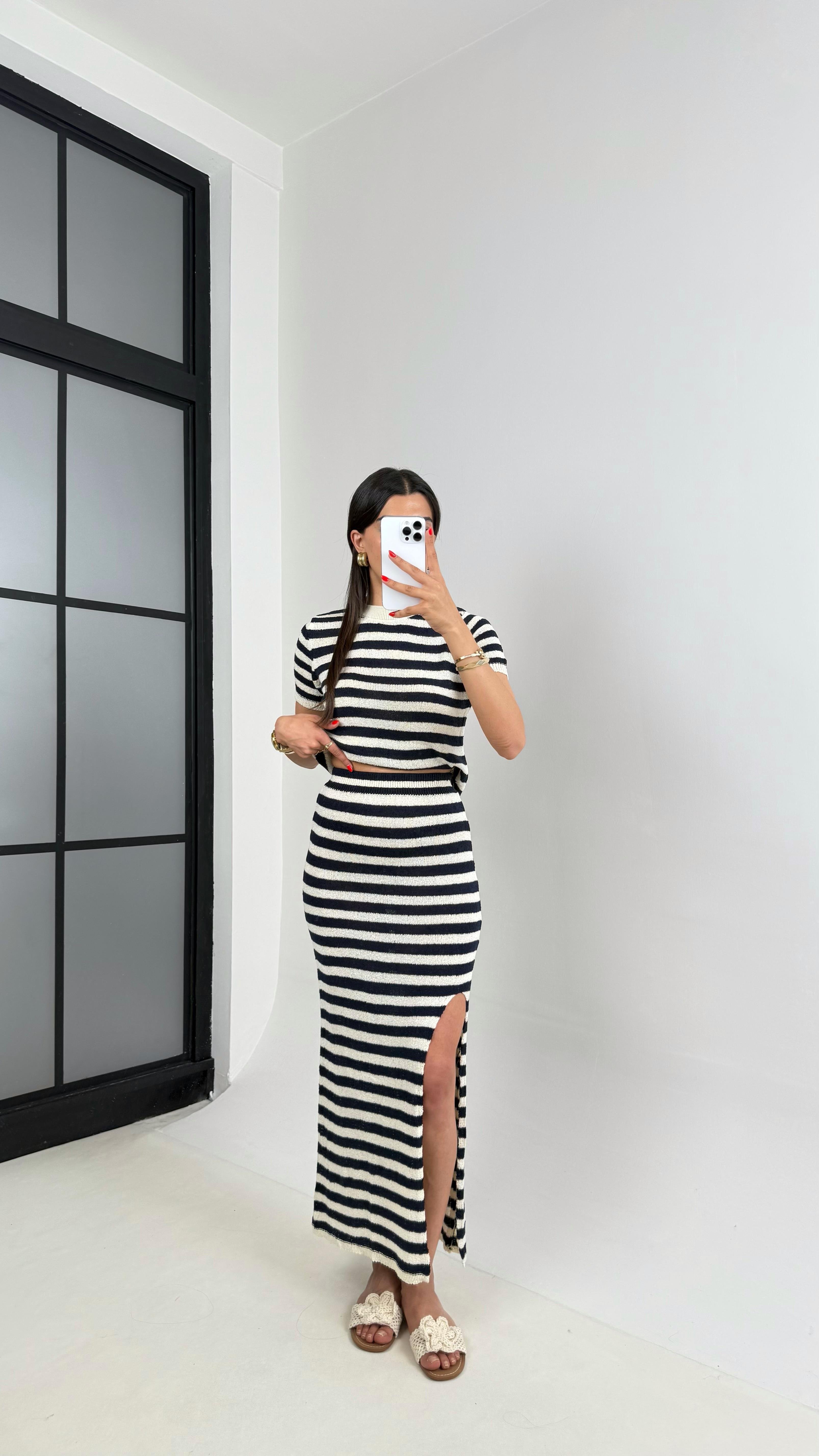 Lacivert Beyaz Şeritli Bluz Yırtmaçlı Etek Triko Takım Gaus00488GausTAKIMGU1002145