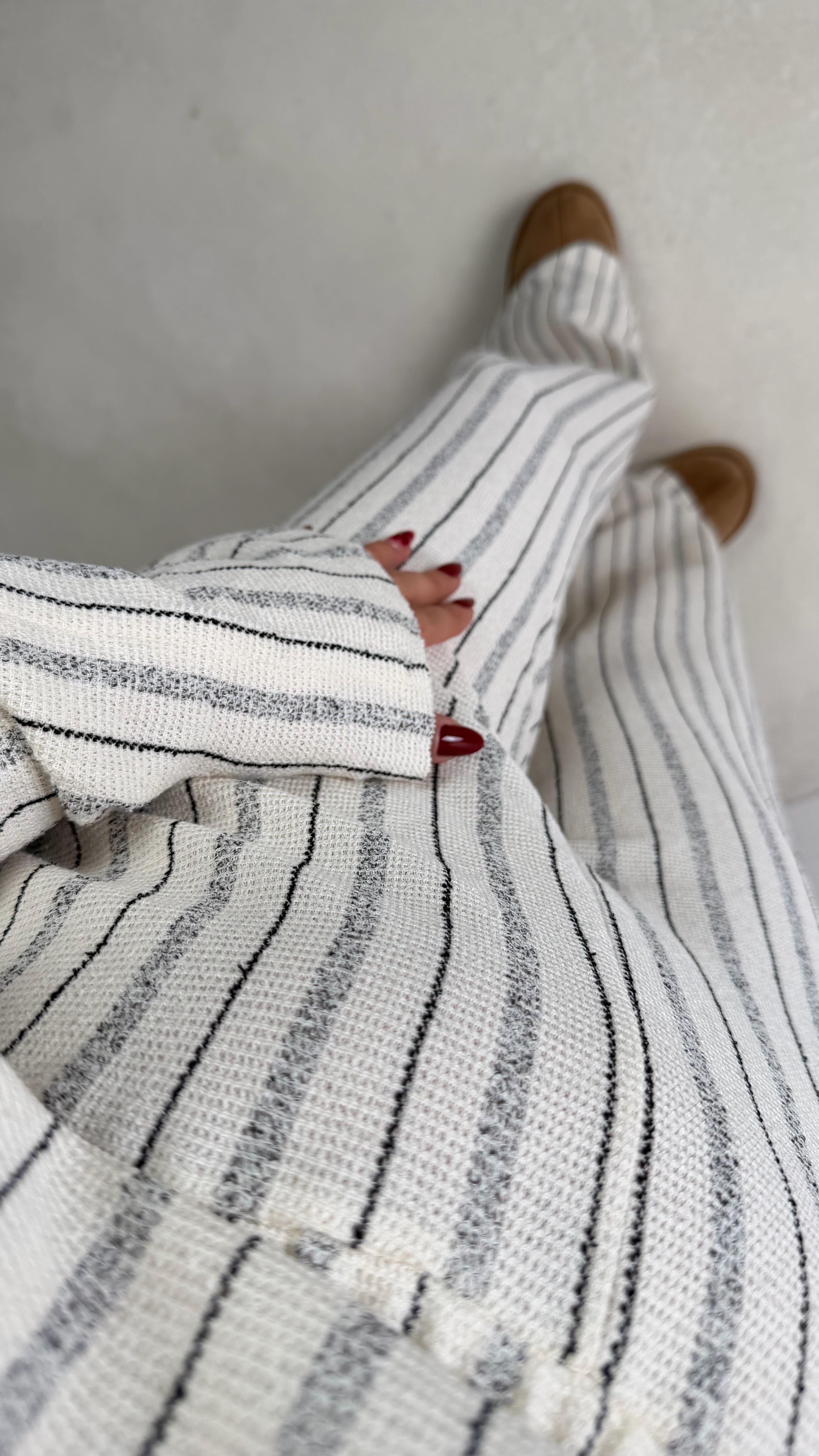 Ekru Şerit Desenli Kazak Beli Lastikli Pantolon Takım GAUS-00702GAUSTAKIMGAUS-00702