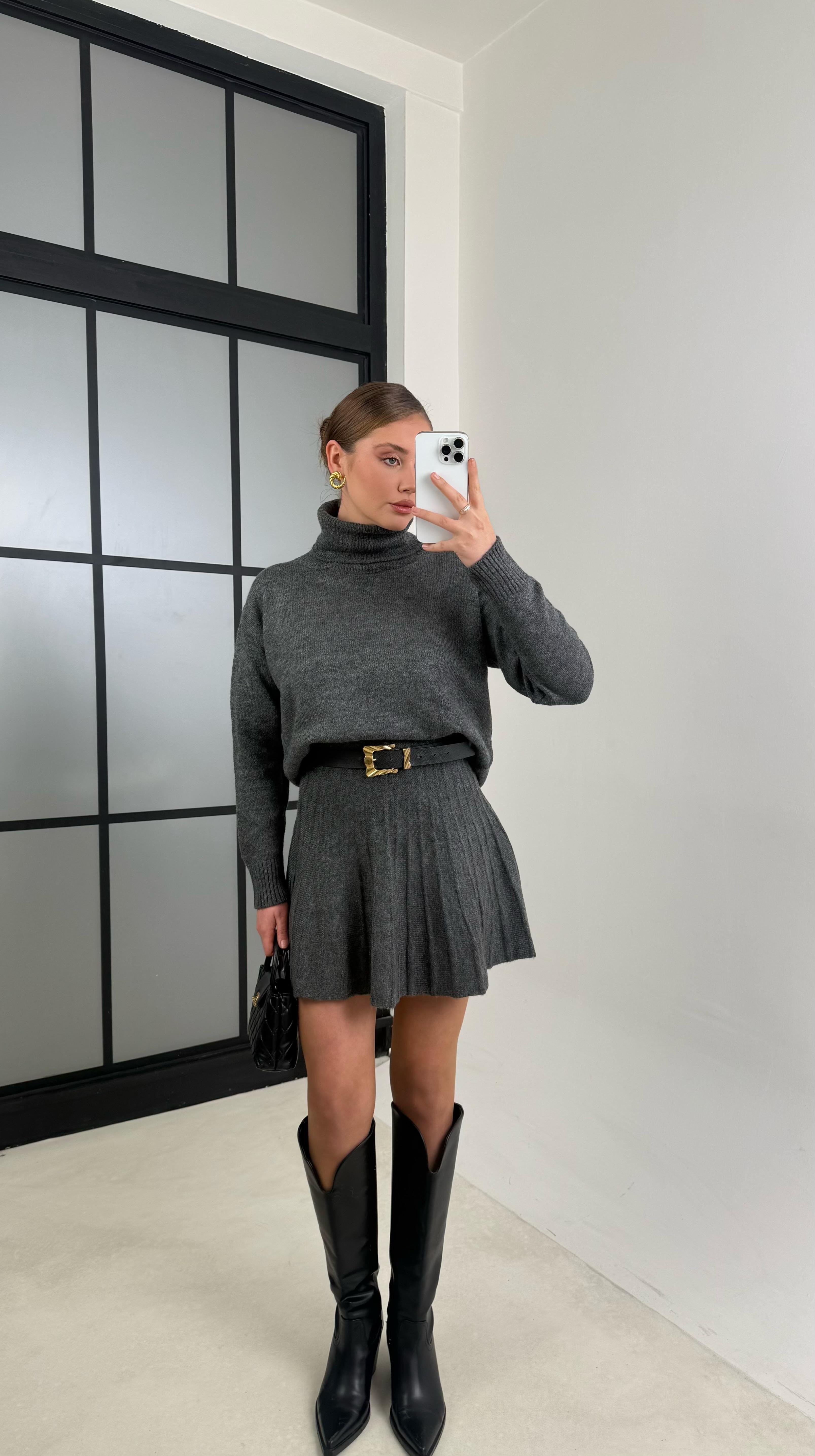 Antrasit Balıkçı Yaka Kazak Pileli Etek İkili Triko Takım GAUS-00708GAUSTAKIMGAUS-00708