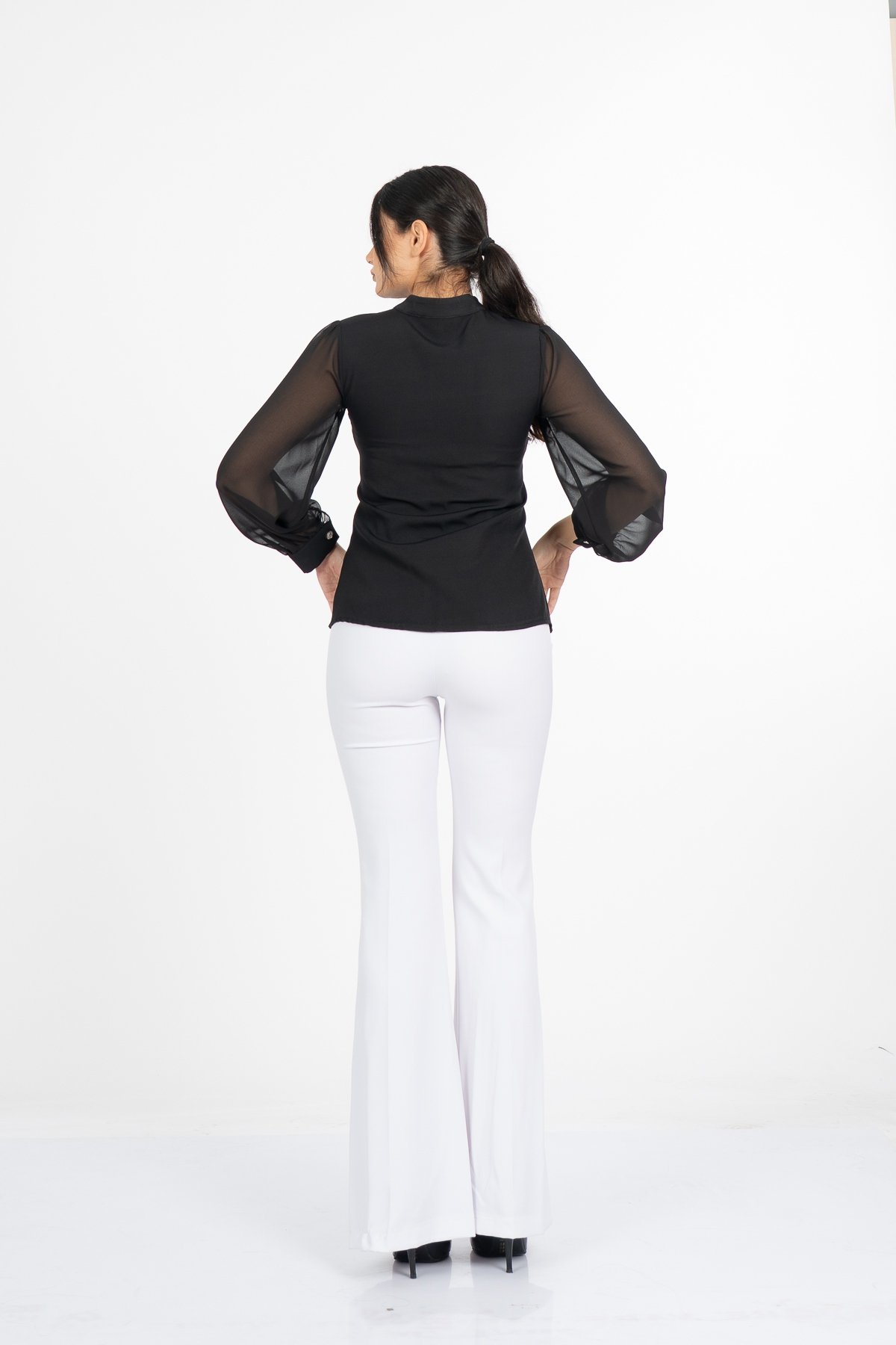 Olivia Blouse - Önden Fermuarlı Tül Kollu Düğme Detaylı Bluz - 221