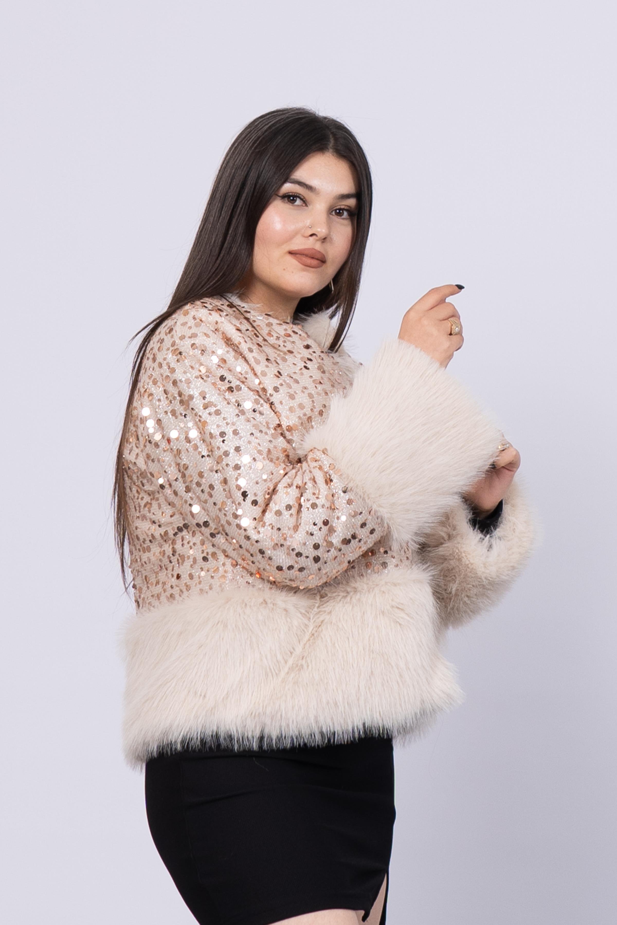 Pullu Ve Kürk Peluş Detaylı Trend Kaban 2586